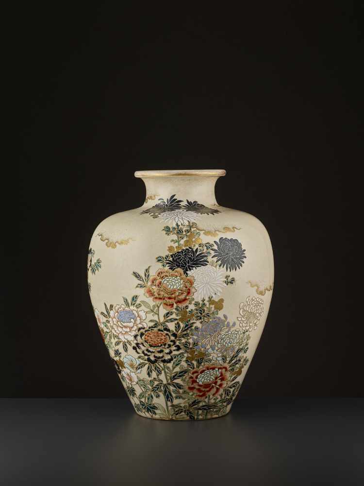 VERY LARGE SATSUMA CHIKUSAI VASE - Image 8 of 12