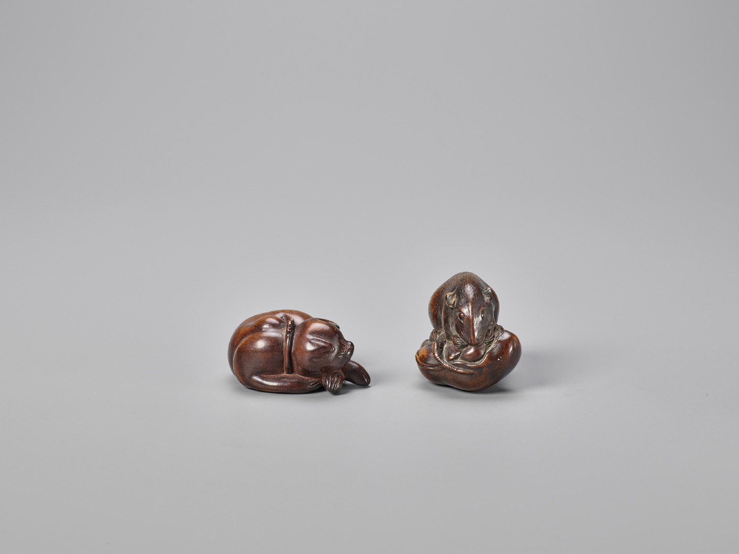 TWO WOOD NETSUKE OF A CAT AND A RAT - Image 3 of 6