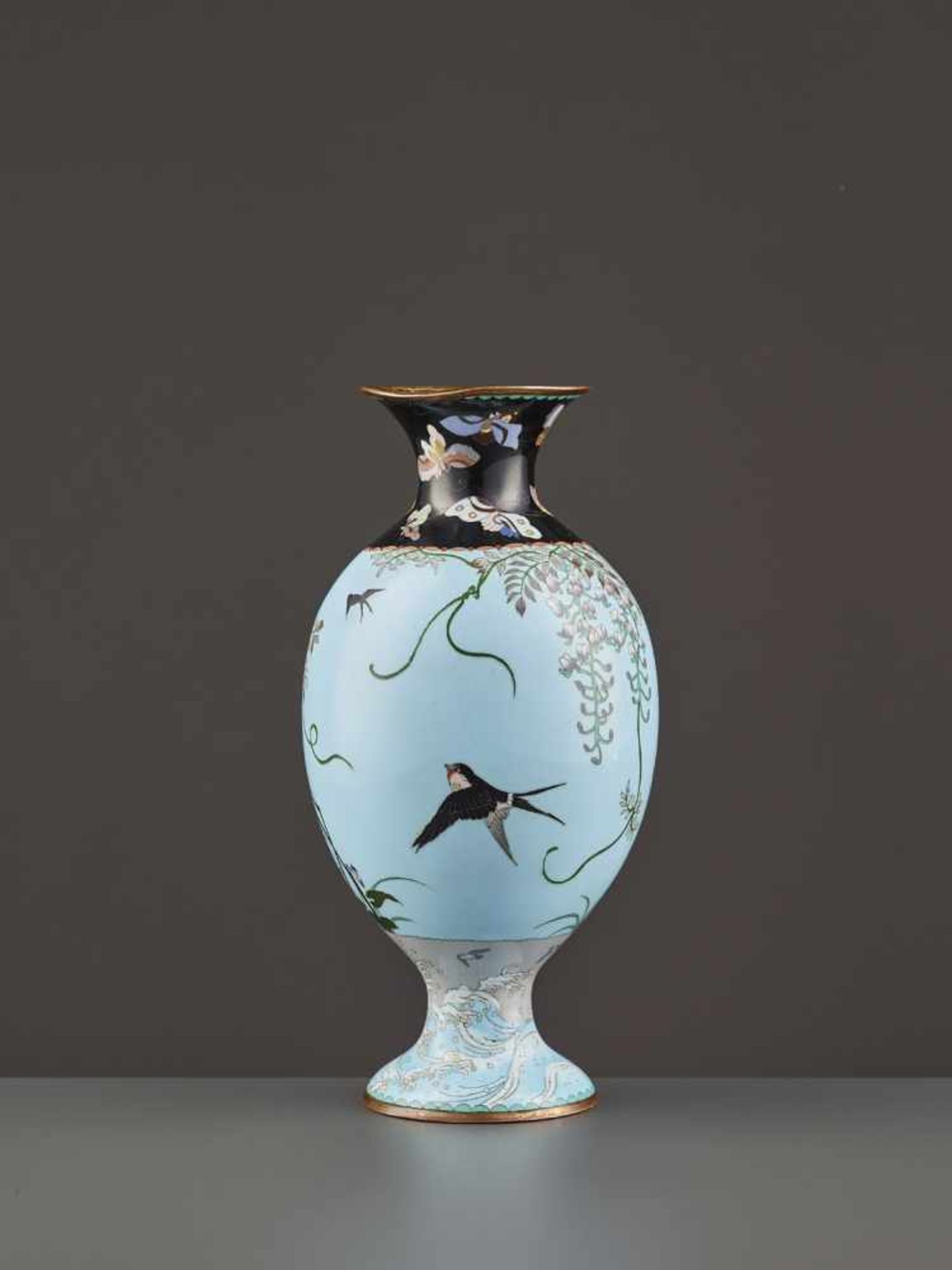 A YASUYU KI STYLE CLOISONN É VASE < - Image 7 of 11