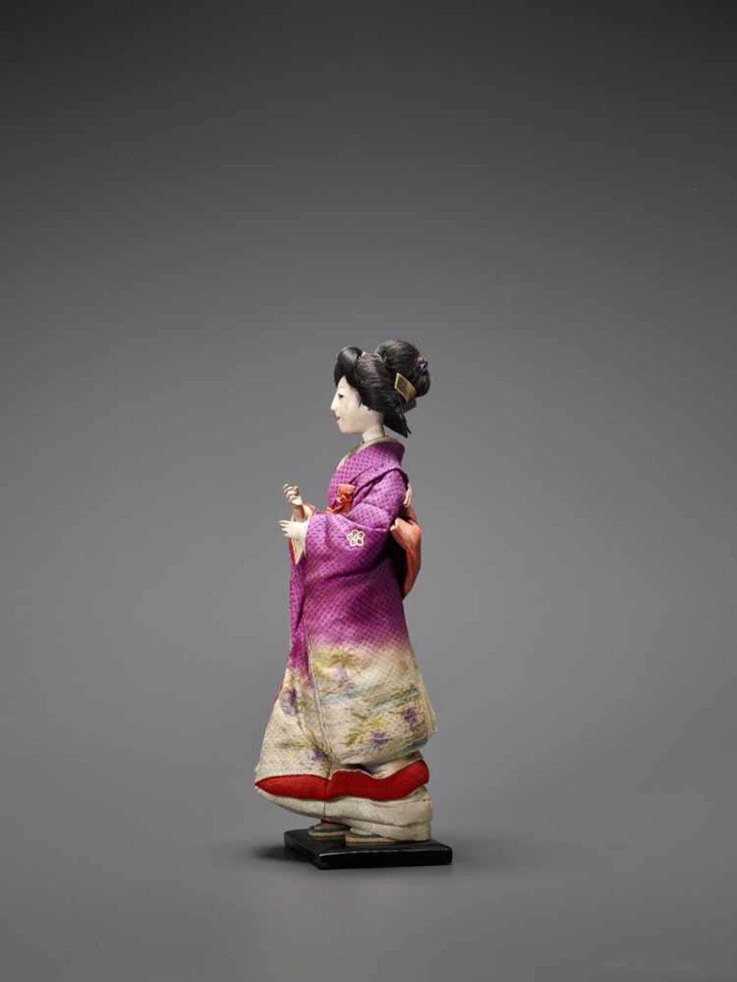 A FABRIC DOLL OF A GEISHA - Image 6 of 10