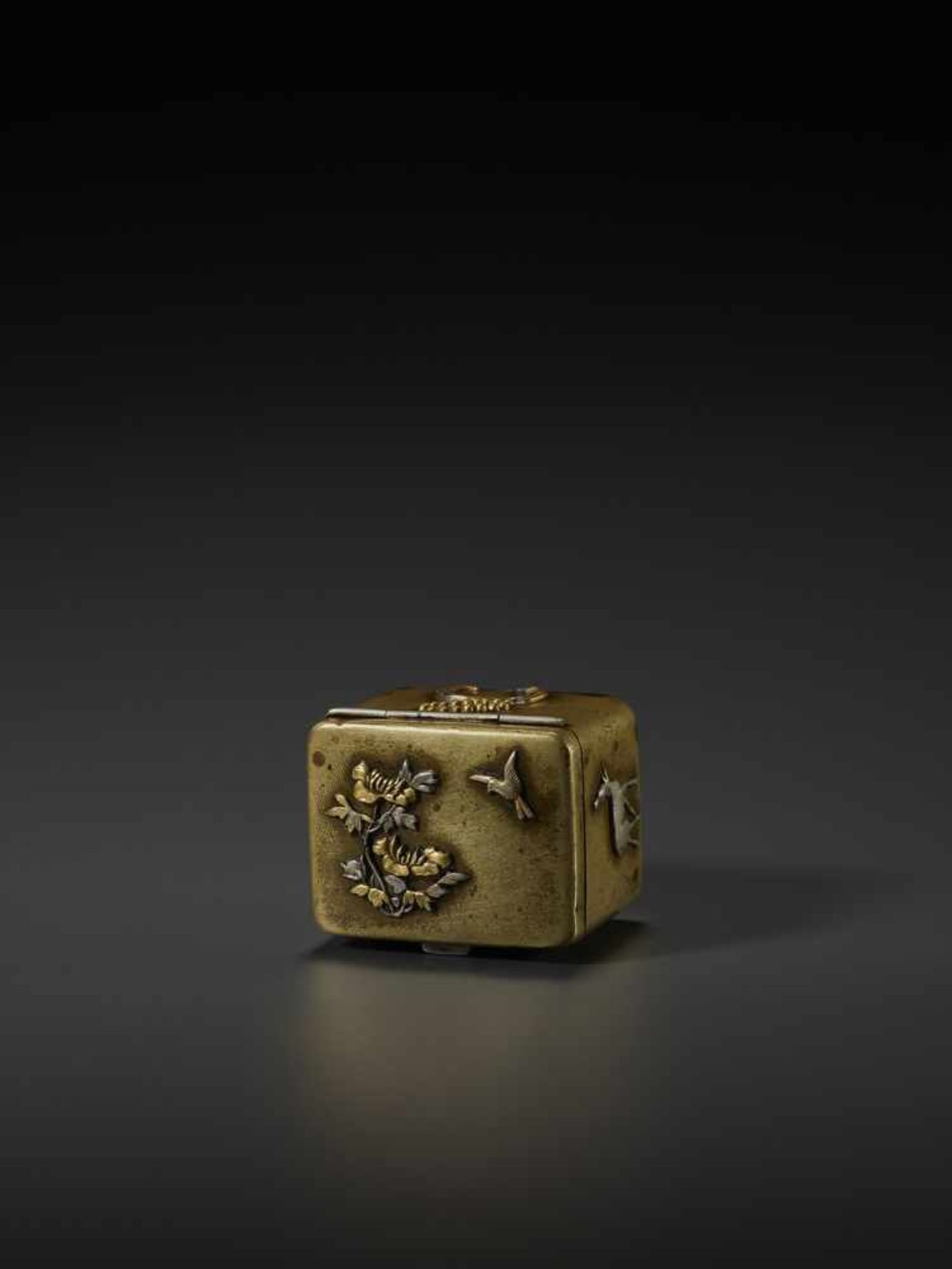 A GOLD AND SILVER INLAID SENTOKU BOX - Bild 6 aus 8