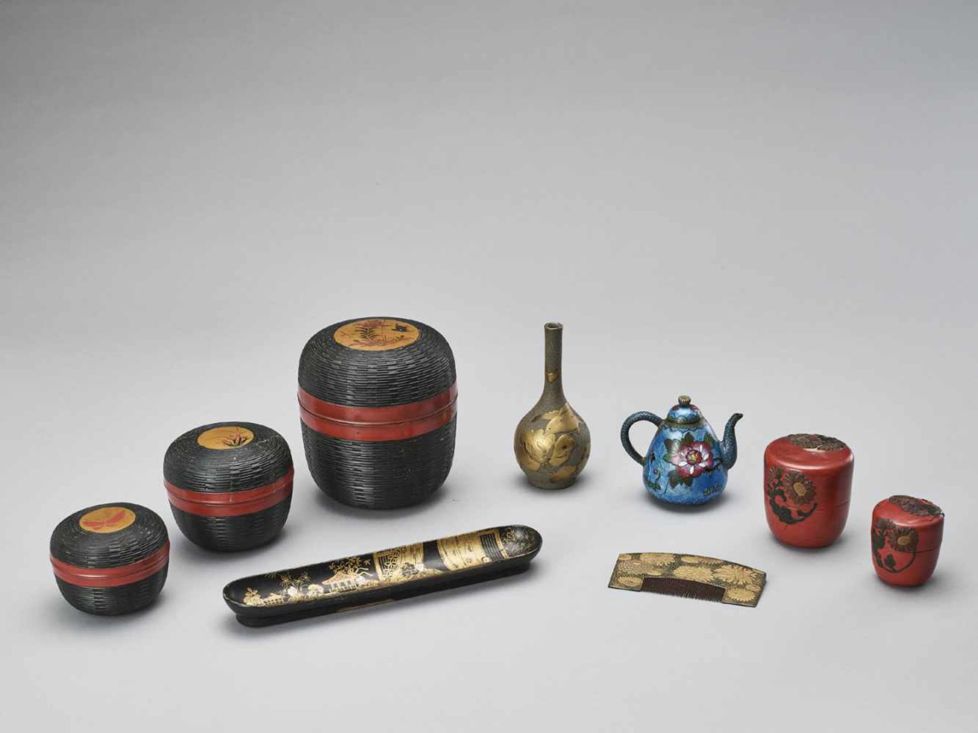 A GROUP OF SIX JAPANESE OBJECTS - Bild 6 aus 6