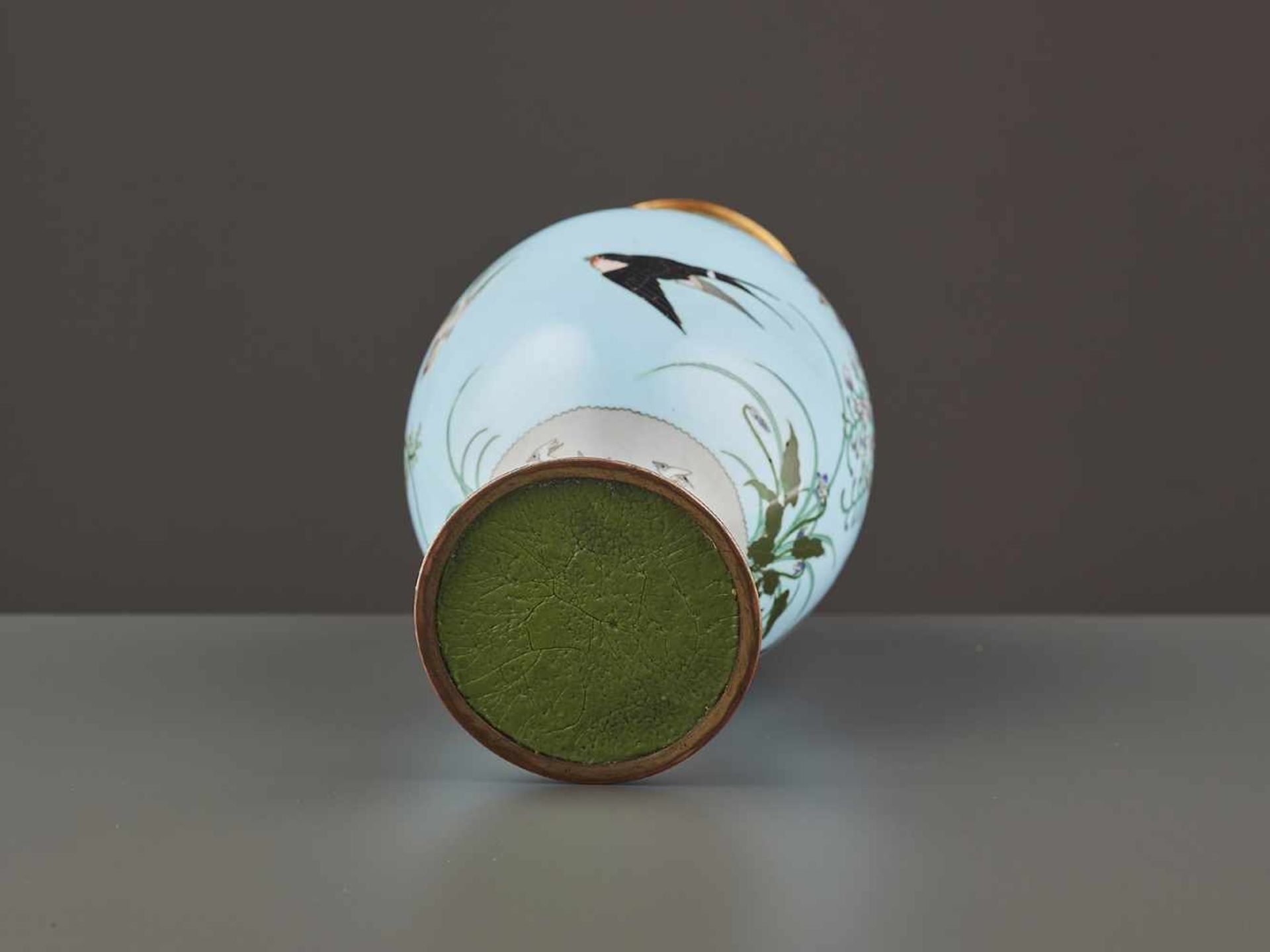 A YASUYU KI STYLE CLOISONN É VASE < - Image 11 of 11