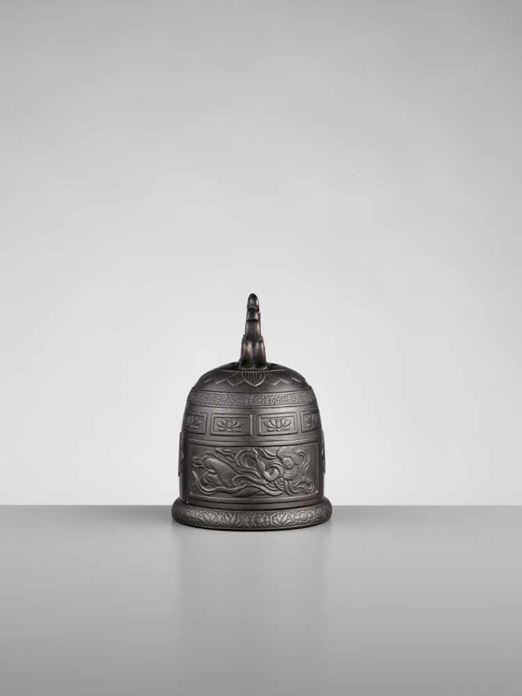 SHIBATA ZESHIN: A RARE AND FINE KORO OF A TEMPLE BELL - Image 11 of 17