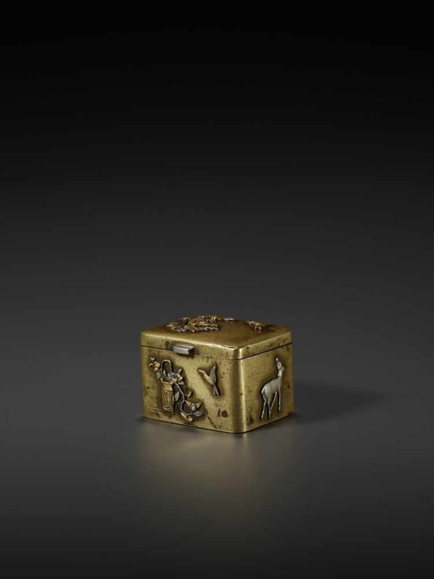 A GOLD AND SILVER INLAID SENTOKU BOX