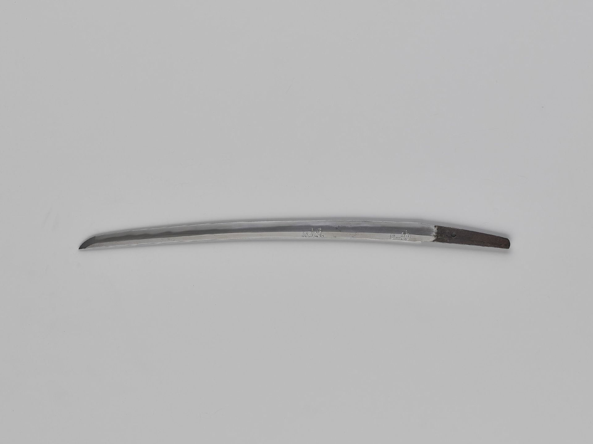 NORIMITSU: A WAKIZASHI WITH HORIMONO IN KOSHIRAE - Image 5 of 15