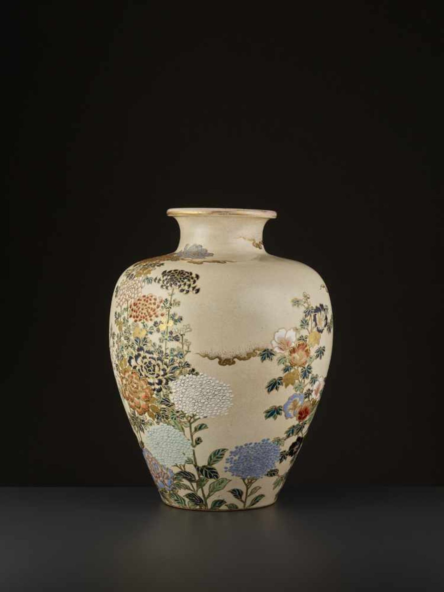 VERY LARGE SATSUMA CHIKUSAI VASE - Image 3 of 12