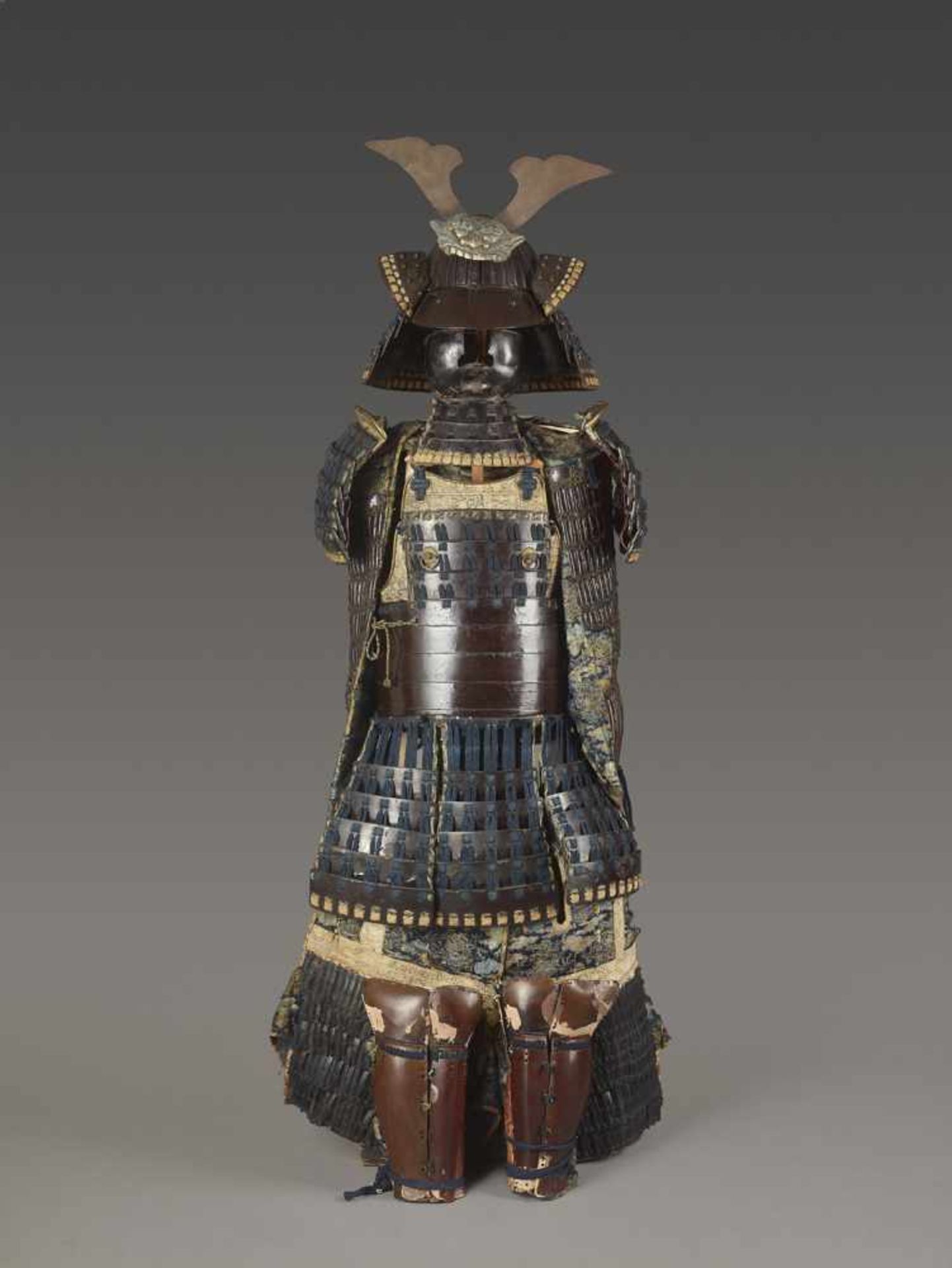 SAMURAI ARMOR WITH KABUTO