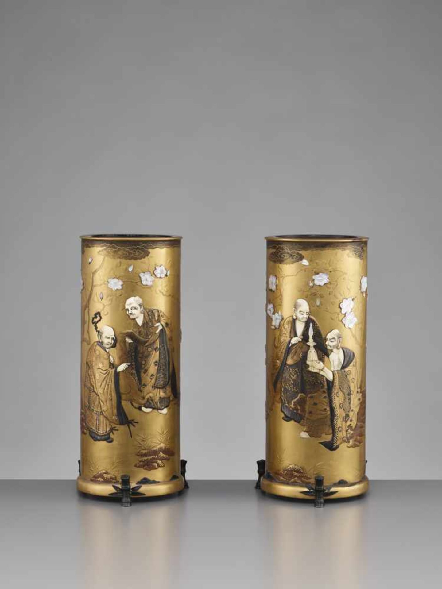 A FINE PAIR OF LACQUERED WOOD AND SHIBAYAMA VASES WITH RAKAN
