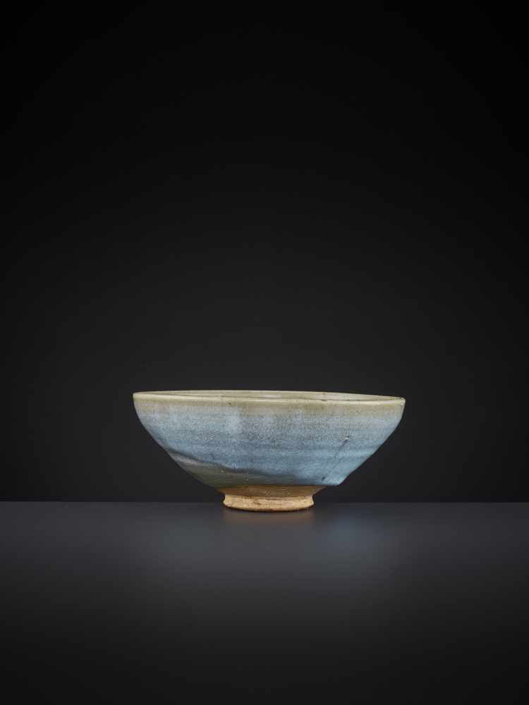 A JUNYAO CONICAL BOWL, 13TH-14TH CENTURY - Image 6 of 13