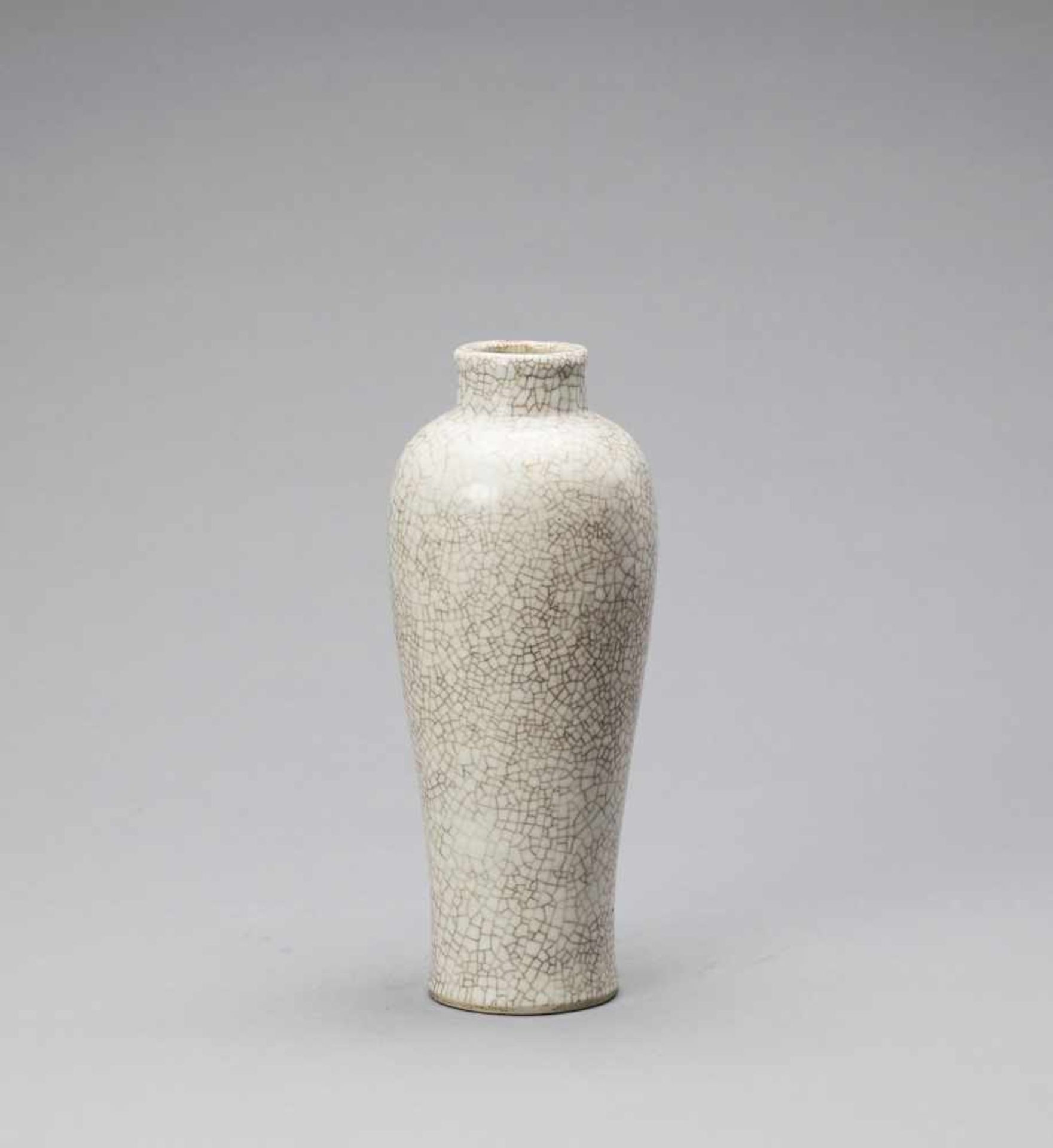 A GE WARE MEIPING VASE, QING - Bild 3 aus 6