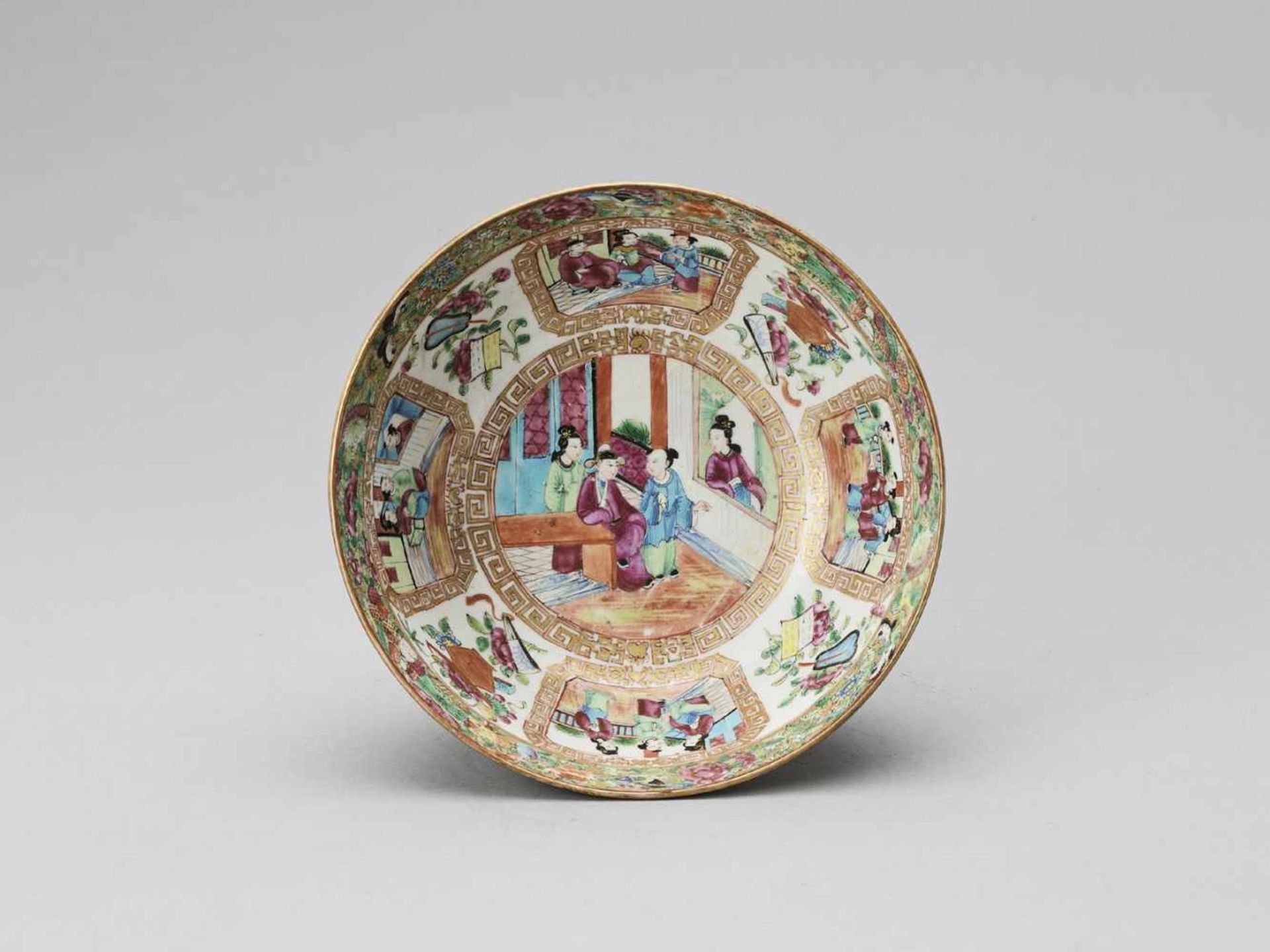 A CANTON SCHOOL FAMILLE ROSE GILT BOWL, LATE QING