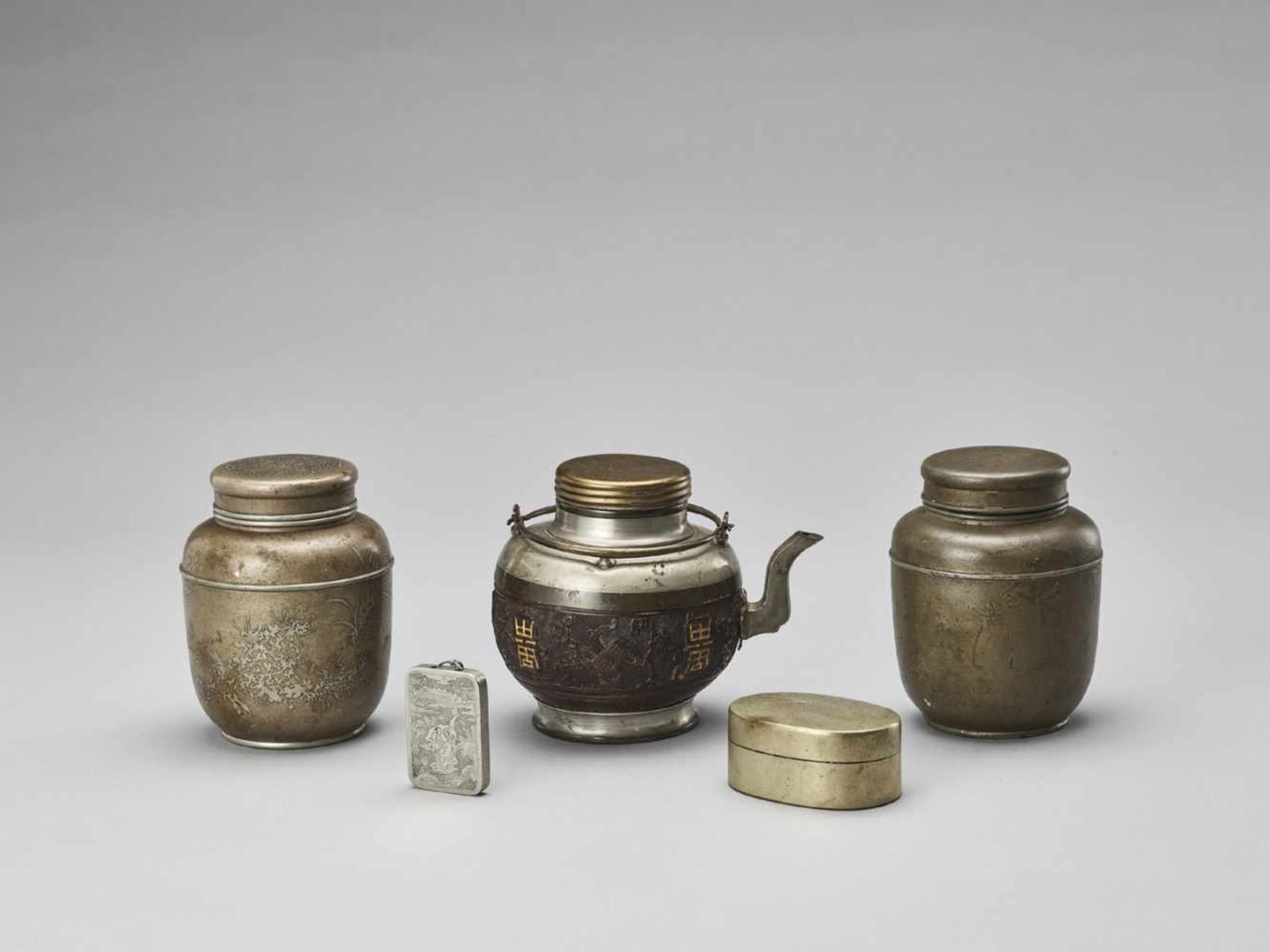 FIVE CHINESE SILVER AND PEWTER ITEMS INCLUDING A COCONUT BODY TEAPOT, QING - Bild 2 aus 11