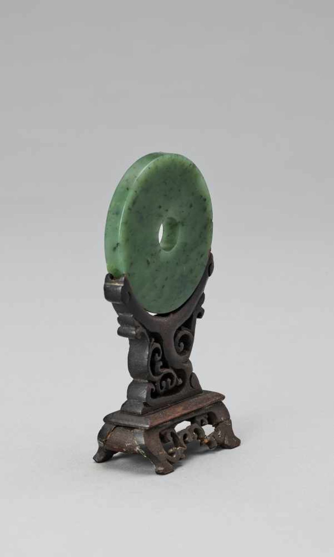 A SPINACH GREEN JADE BI, QING - Image 4 of 7