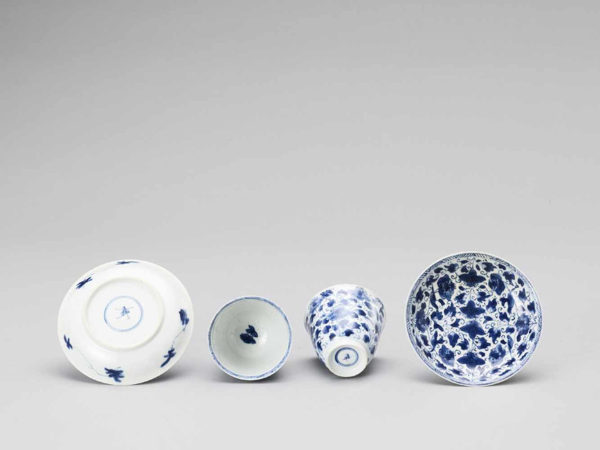 FIVE PAIRS OF BLUE AND WHITE CUPS WITH MATCHING PLATES - Image 4 of 11