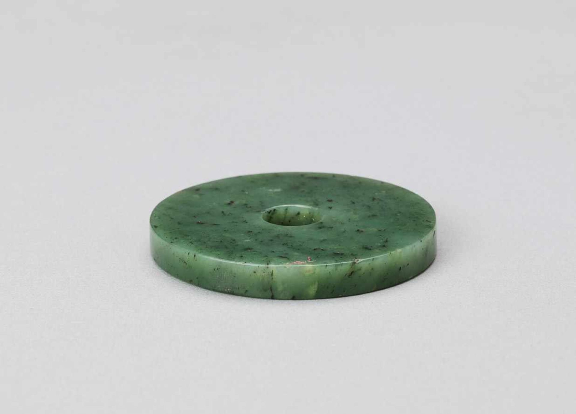 A SPINACH GREEN JADE BI, QING - Image 6 of 7