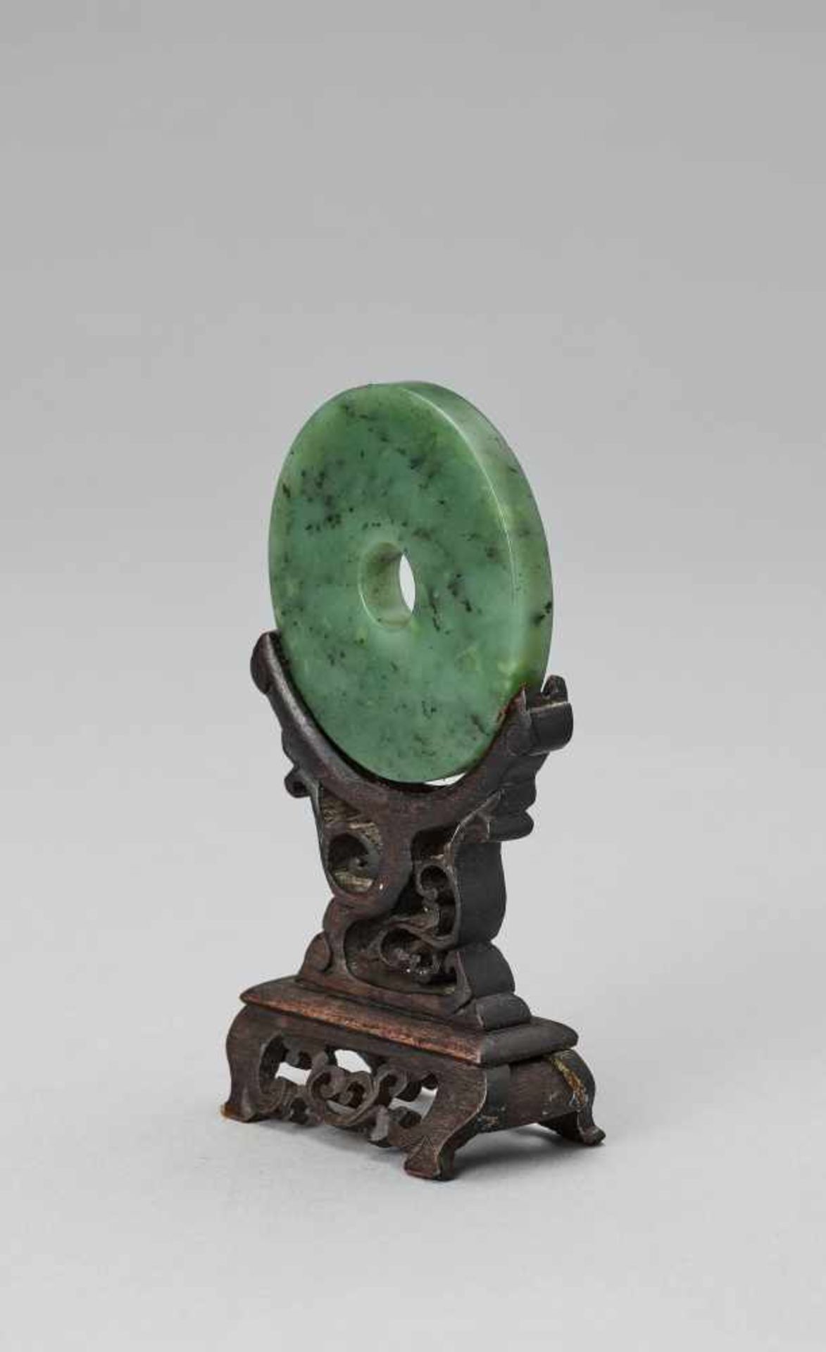 A SPINACH GREEN JADE BI, QING - Image 3 of 7