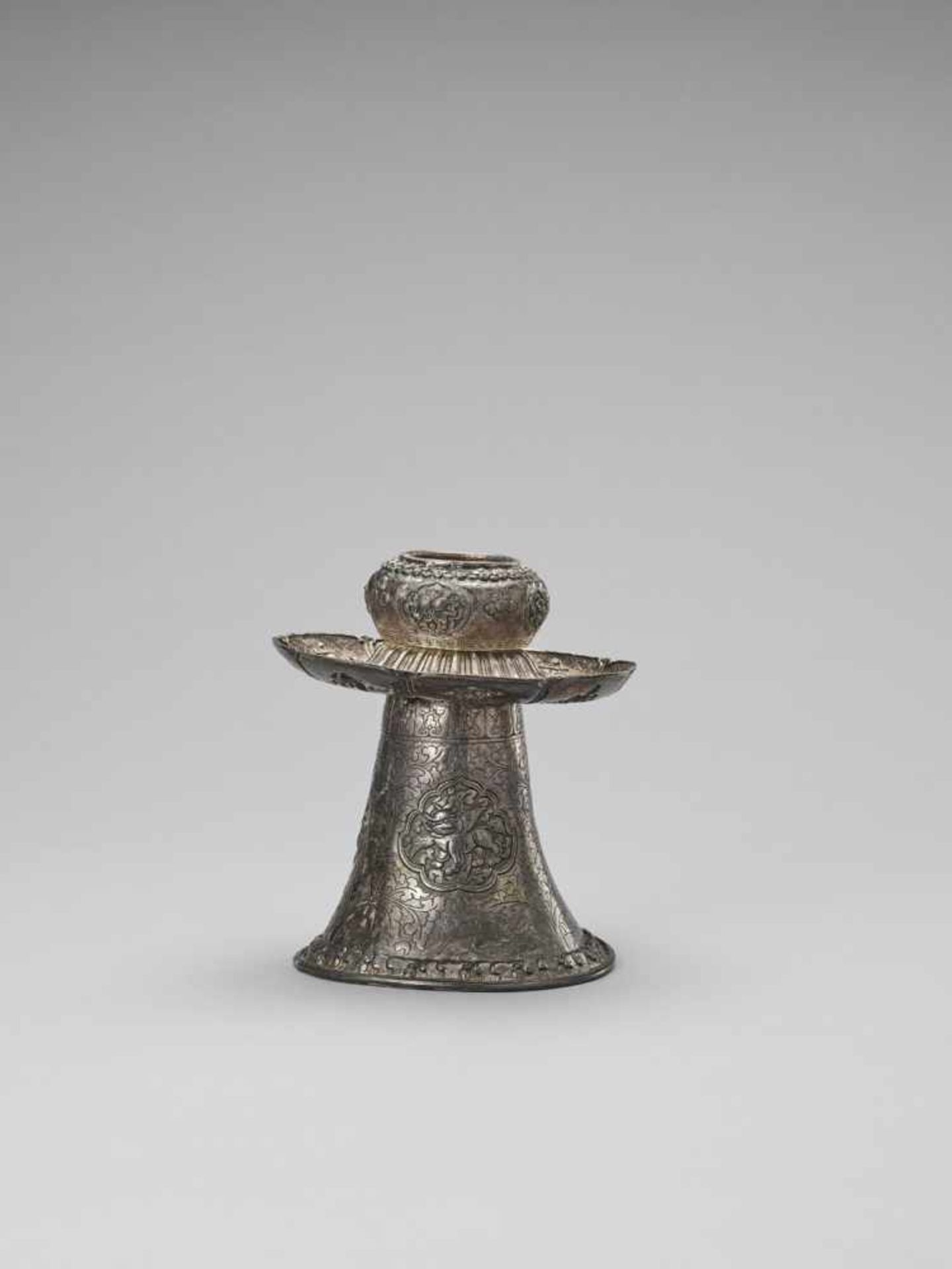 A TIBETAN CANDLE HOLDER, 18TH-19TH CENTURY - Bild 3 aus 5