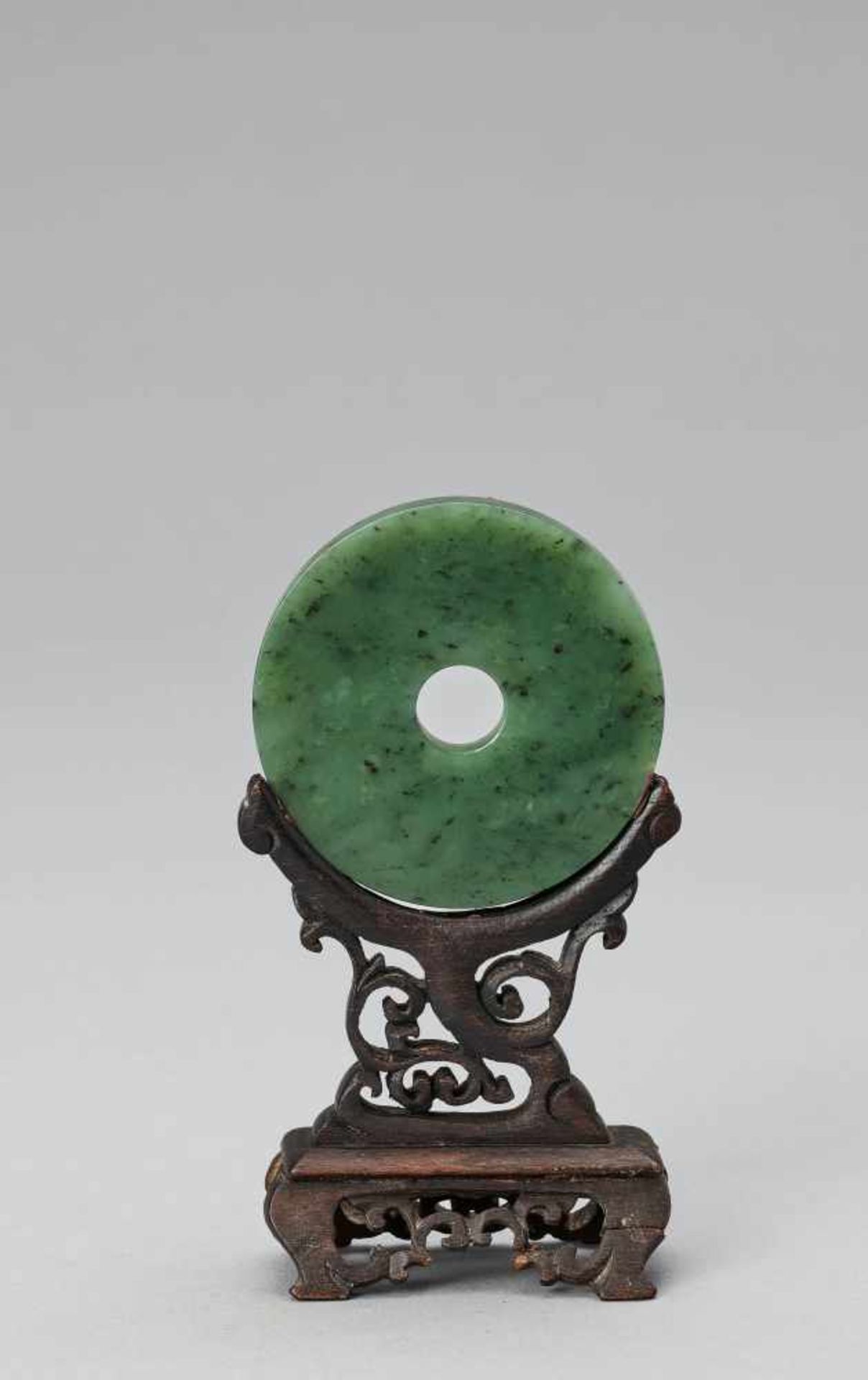 A SPINACH GREEN JADE BI, QING - Image 5 of 7