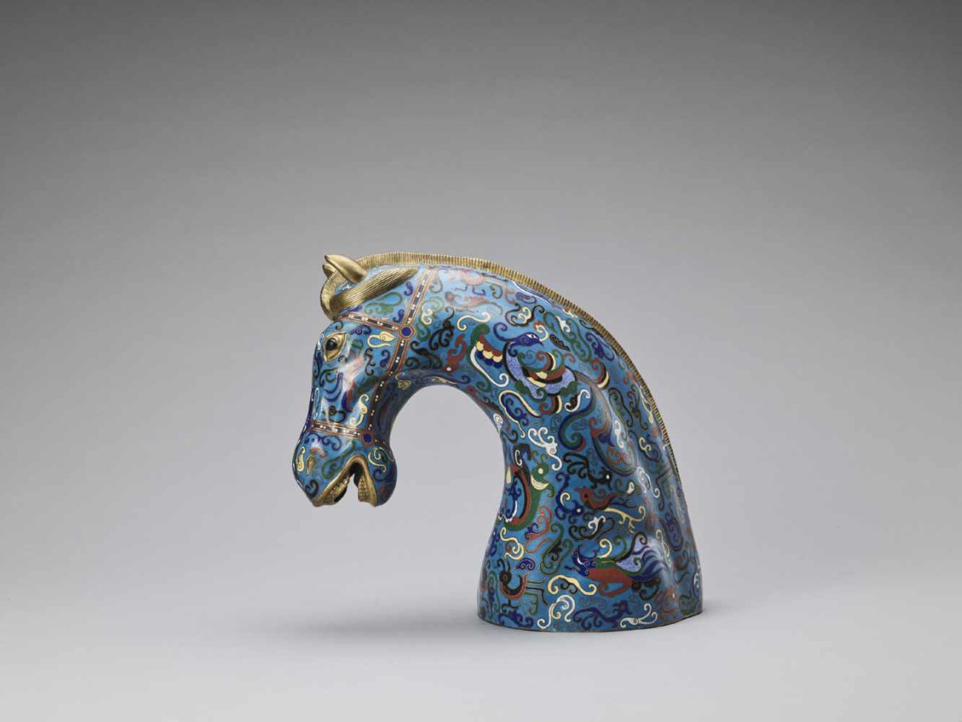 A GILT CLOISONNÉ ENAMEL HEAD OF A HORSE, REPUBLIC < - Bild 6 aus 9