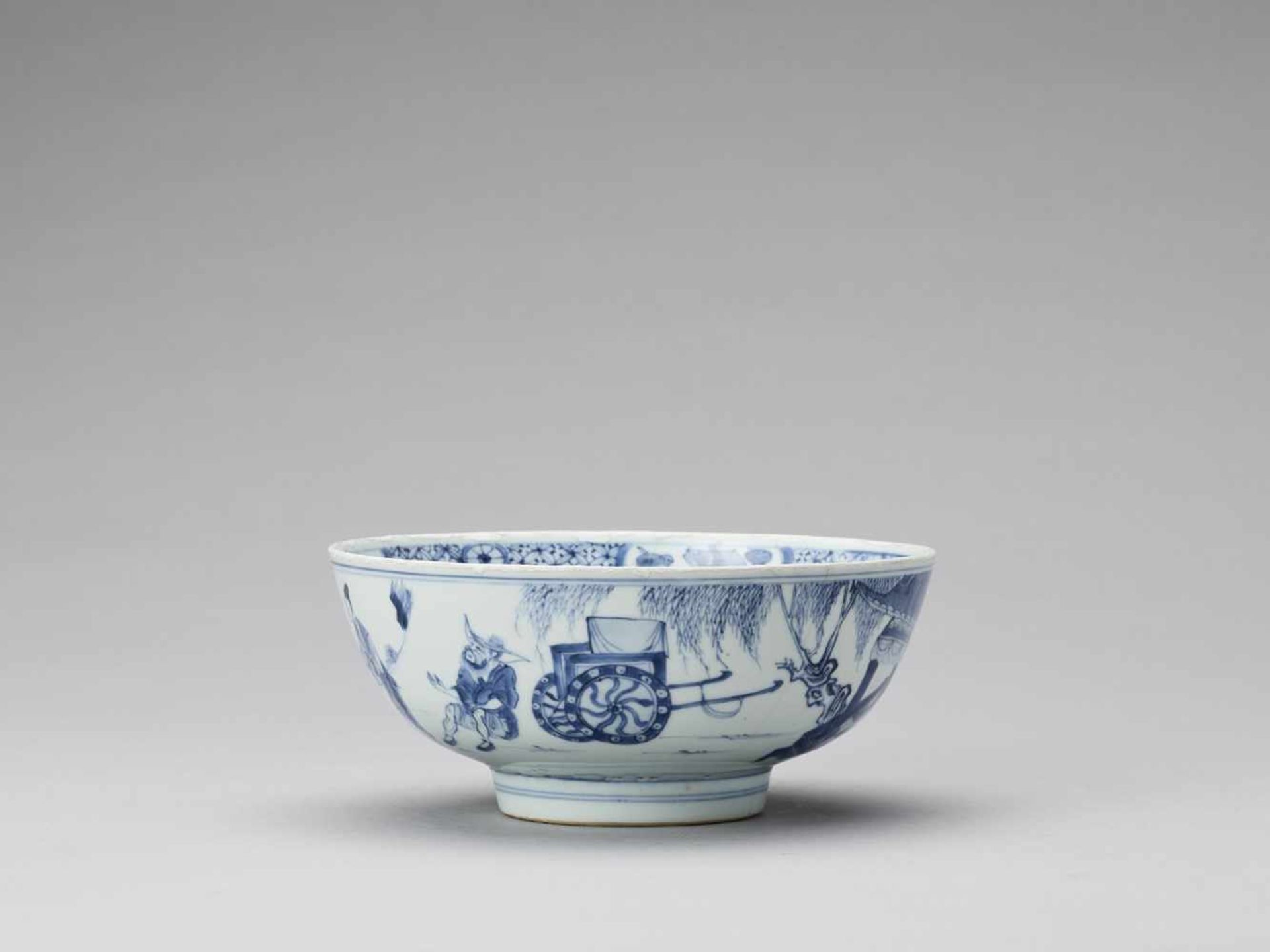 A BLUE AND WHITE PORCELAIN ‘ROMANCE OF THE WESTERN CHAMBER’ BOWL, KANGXI <br - Image 3 of 9