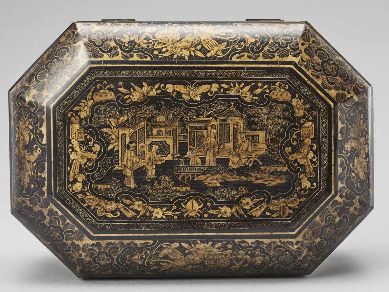 A CANTON LACQUER HEXAGONAL TEA CADDY WITH ORIGINAL TEA CONTAINERS, QING - Image 7 of 8