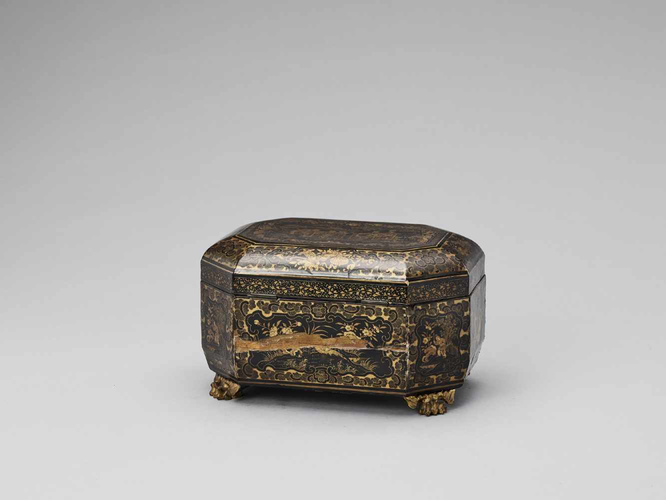 A CANTON LACQUER HEXAGONAL TEA CADDY WITH ORIGINAL TEA CONTAINERS, QING - Image 6 of 8