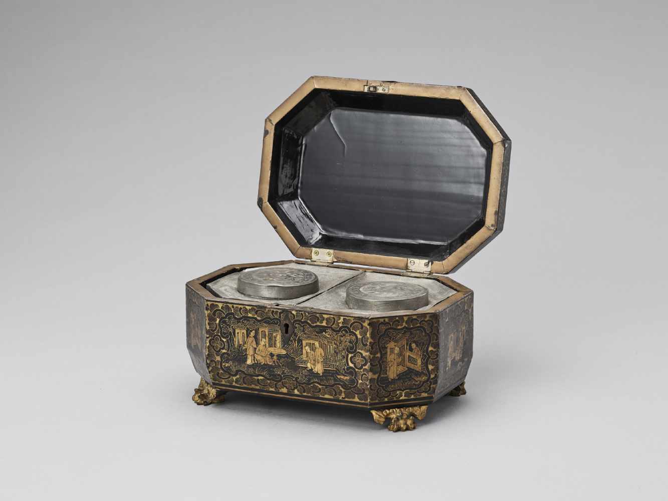 A CANTON LACQUER HEXAGONAL TEA CADDY WITH ORIGINAL TEA CONTAINERS, QING - Image 2 of 8