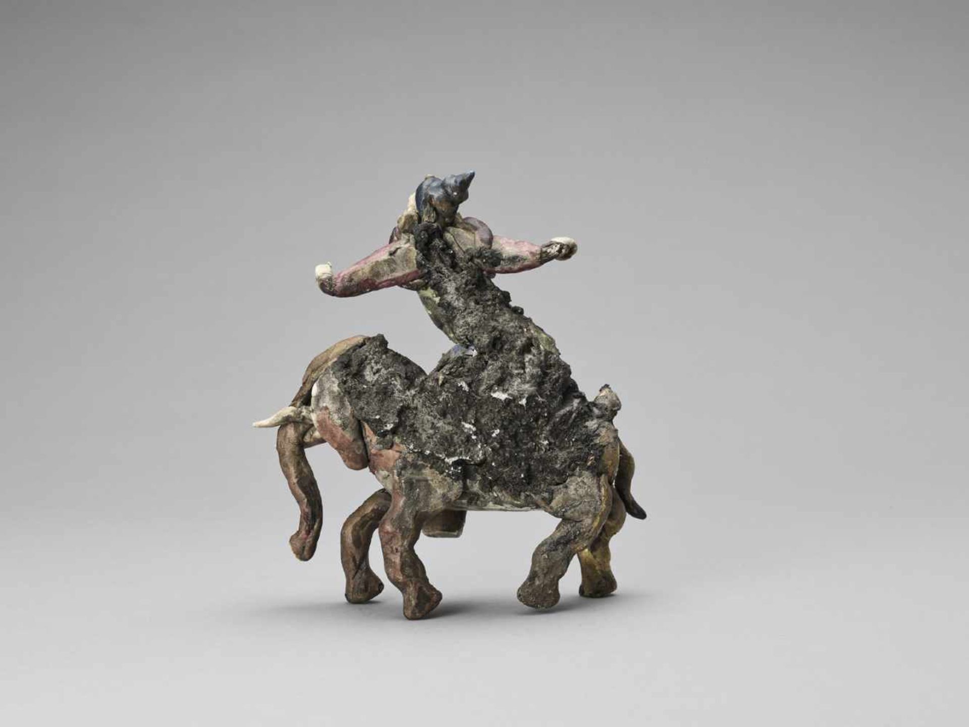 A GLAZED TERRACOTTA FIGURE OF A DIGNITARY RIDING AN ELEPHANT, MID-QING - Bild 7 aus 10