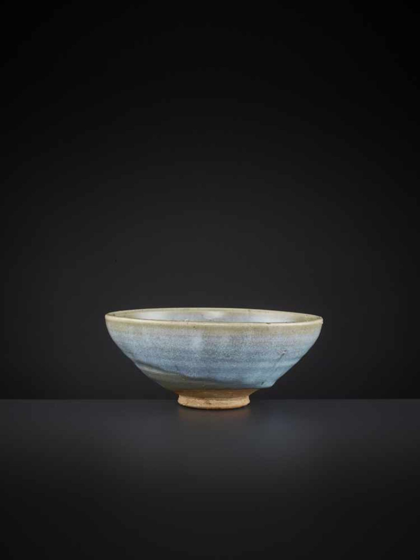 A JUNYAO CONICAL BOWL, 13TH-14TH CENTURY - Bild 11 aus 13