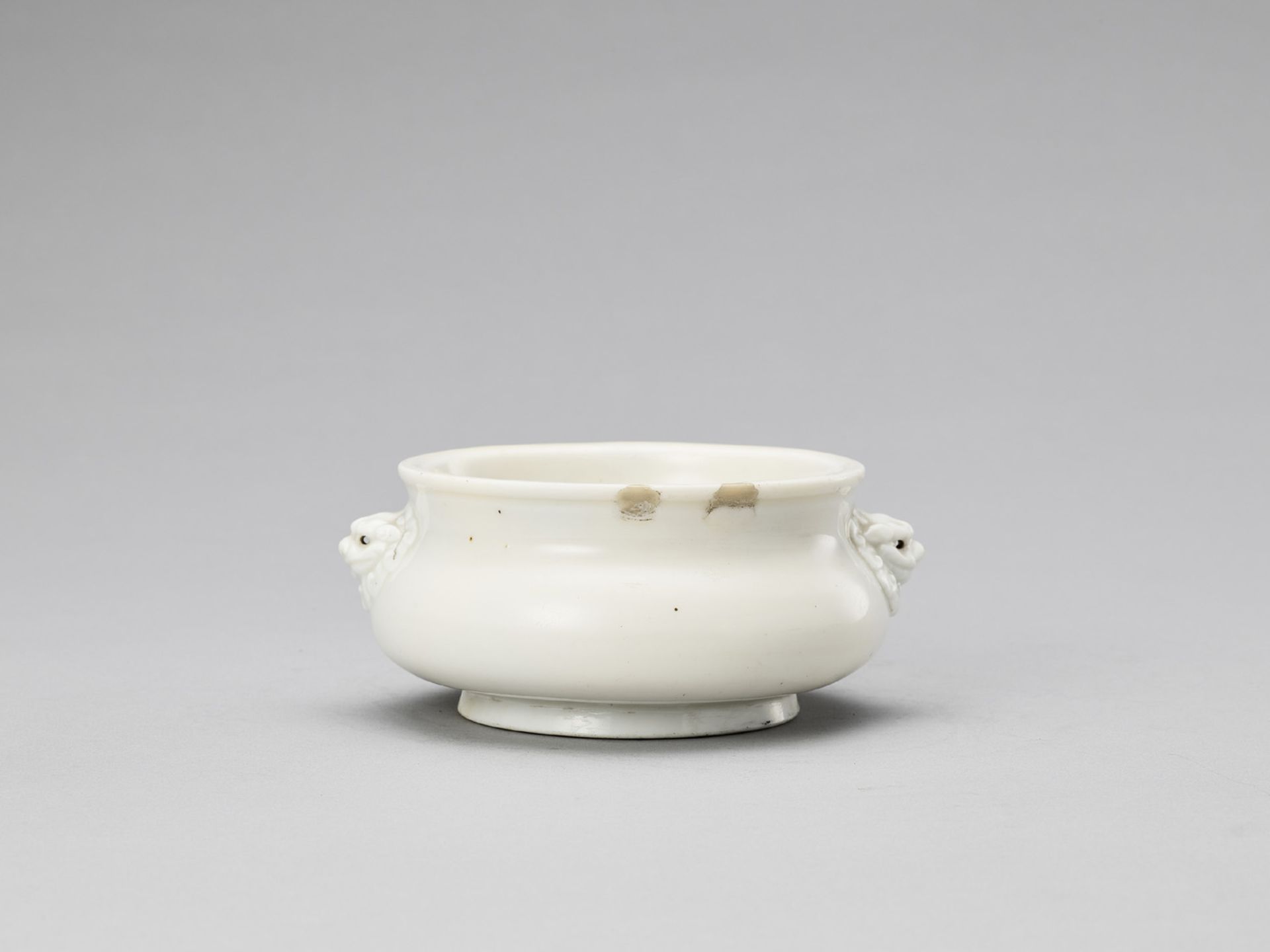 A DEHUA PORCELAIN CENSER, KANGXI - Bild 3 aus 6