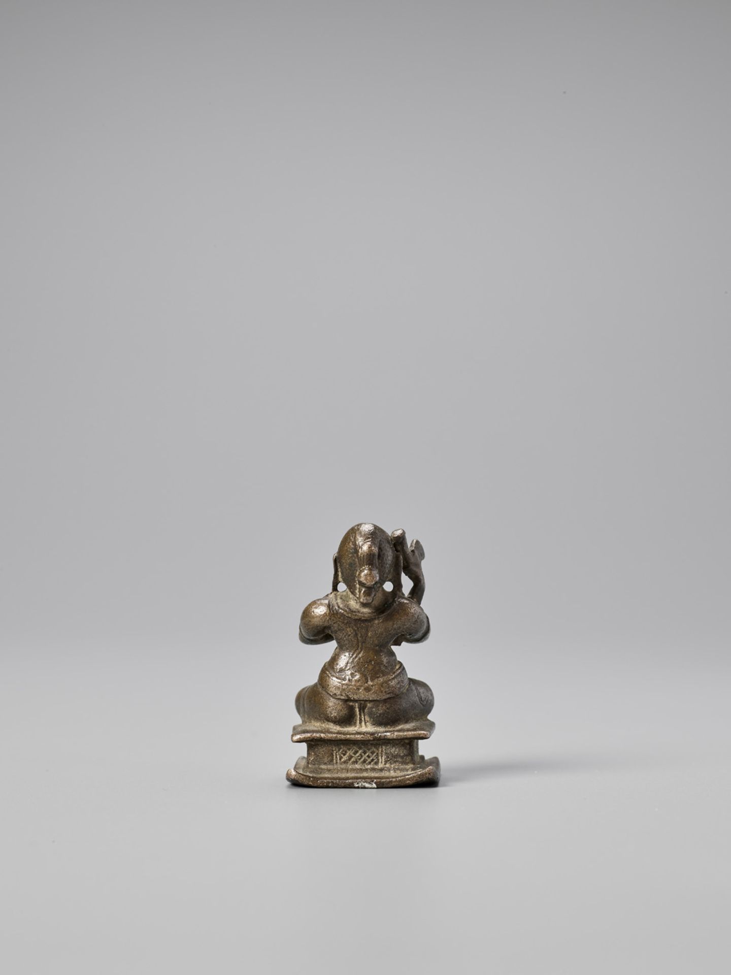 TWO SMALL INDIAN BRONZE FIGURES, 19TH CENTURY - Image 9 of 10