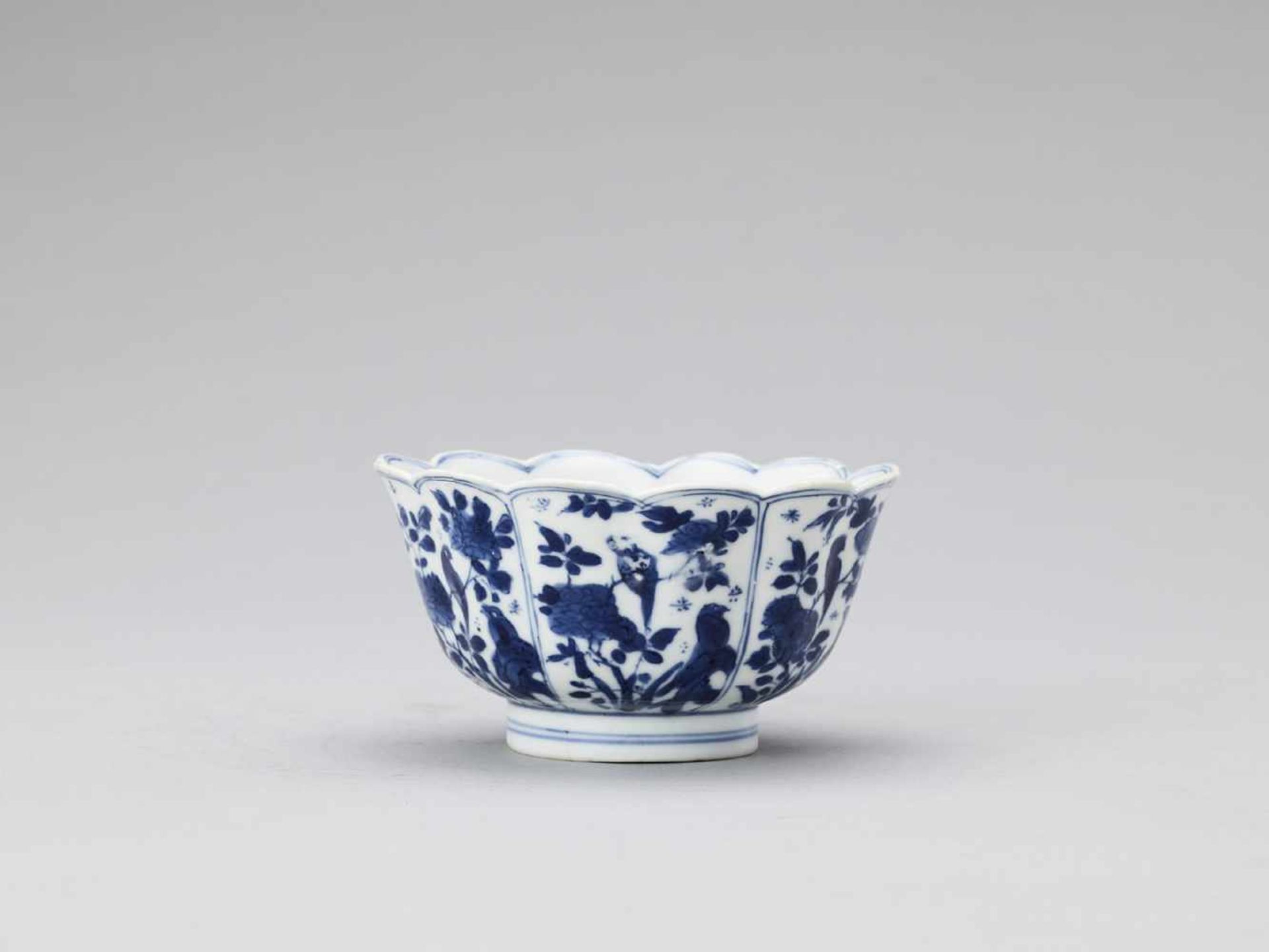 A BLUE AND WHITE LOBED BOWL, KANGXI - Image 2 of 7