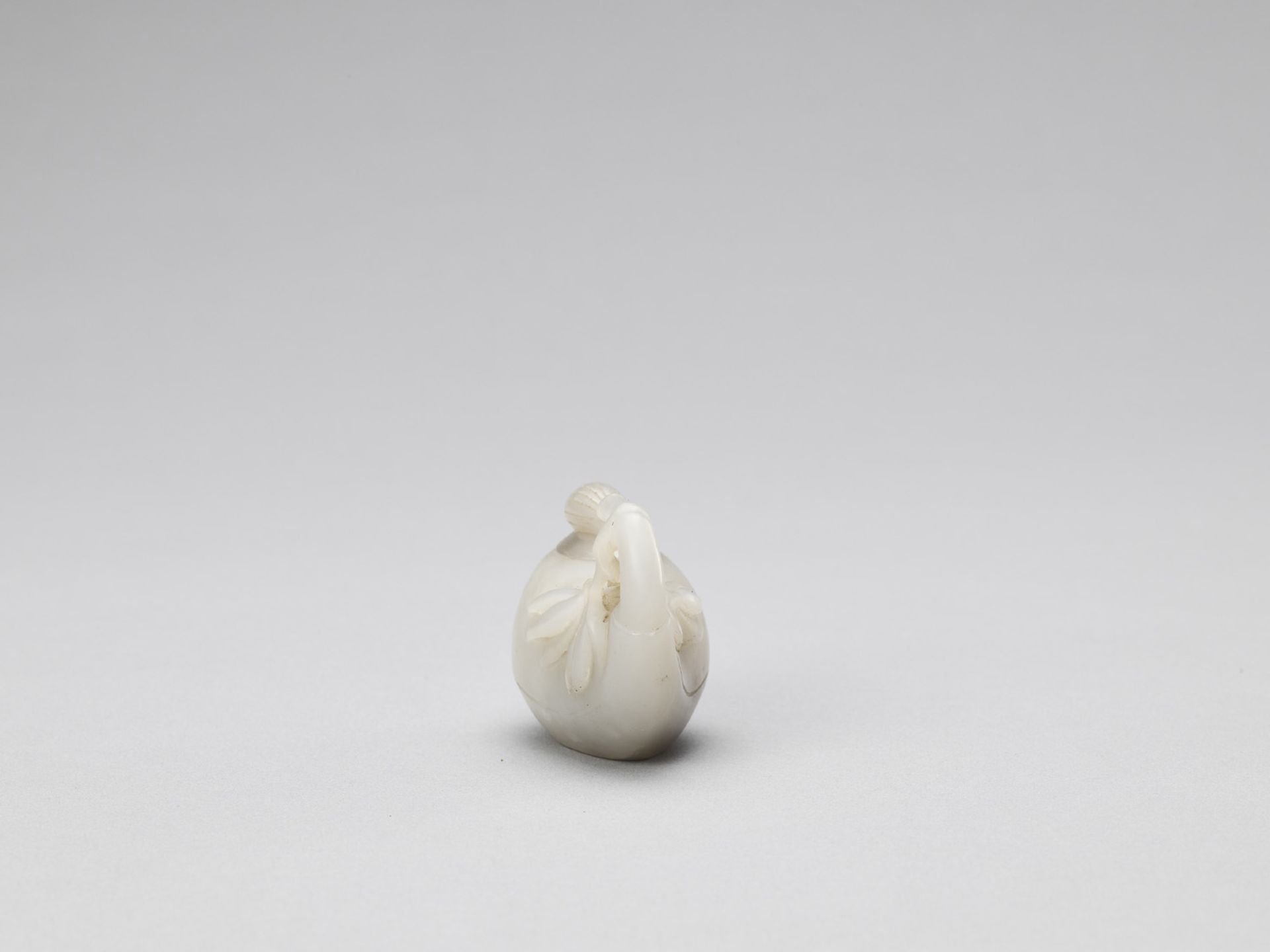 A JADE WATER DROPPER AND COVER, QING - Image 6 of 11