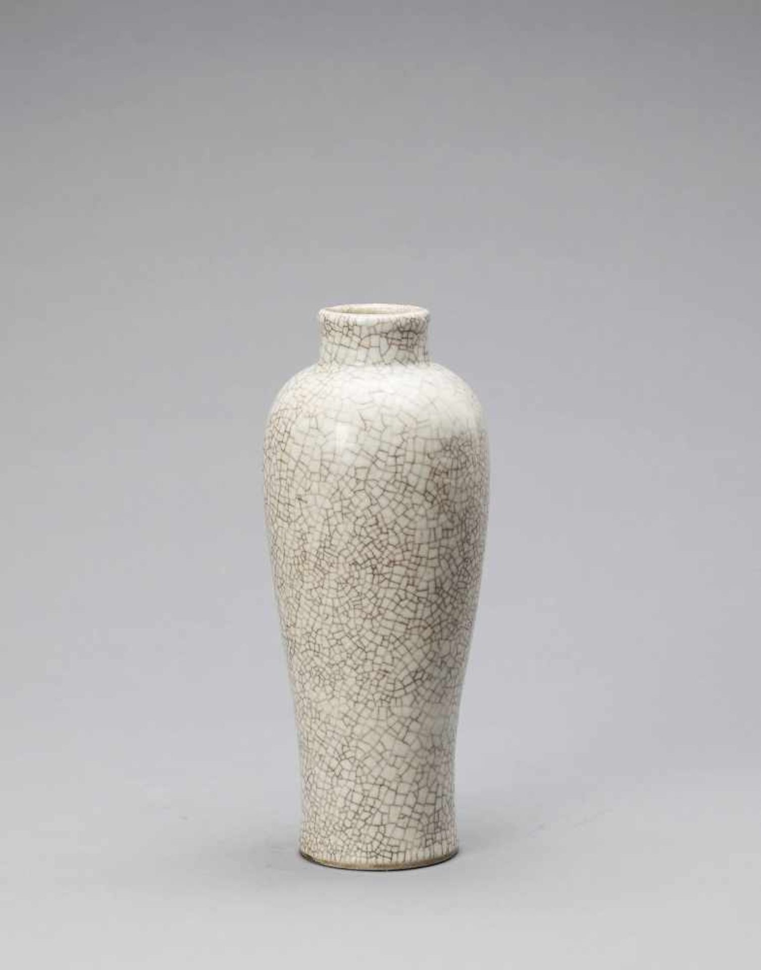 A GE WARE MEIPING VASE, QING - Bild 2 aus 6