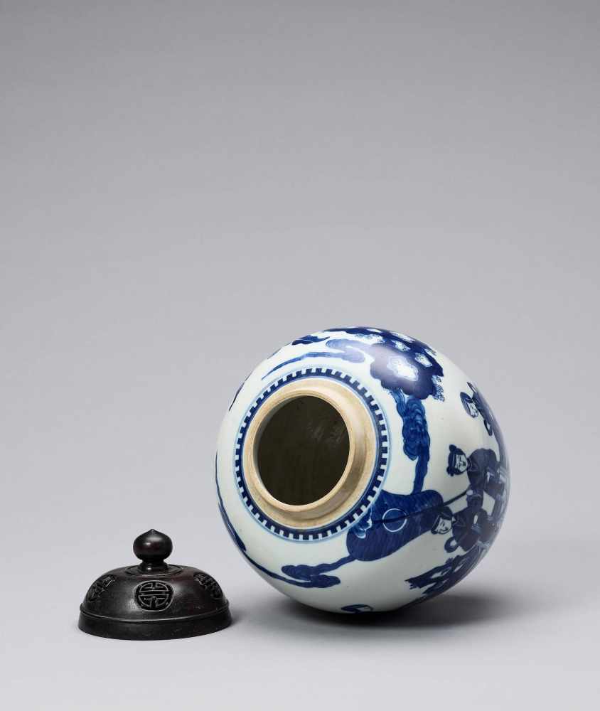 A BLUE AND WHITE GINGER JAR, QING - Image 5 of 6