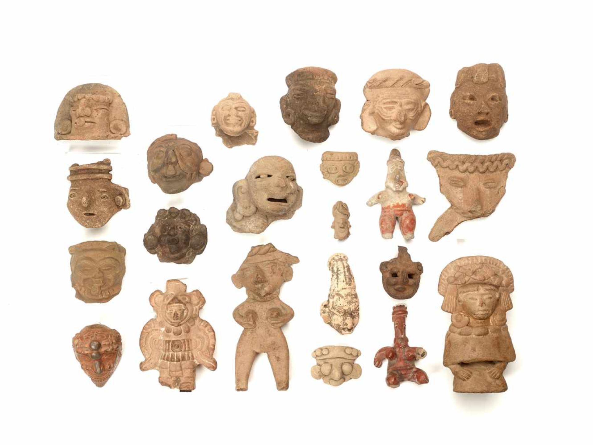 22 HEADS AND FIGURES – PRE-COLUMBIAN ERA <b