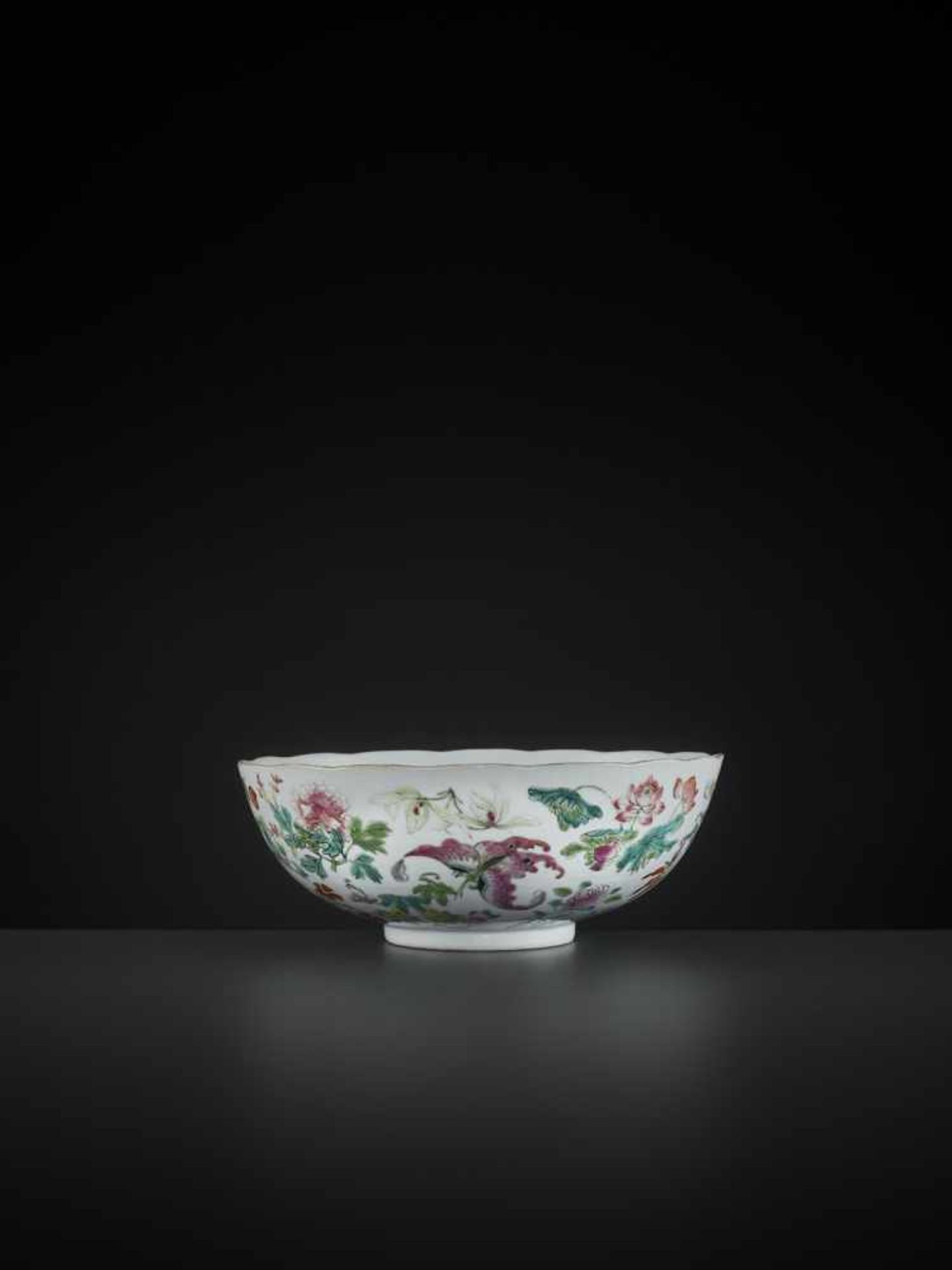 A LARGE BUTTERFLY BOWL, DAOGUANG MARK AND PERIOD - Bild 10 aus 12