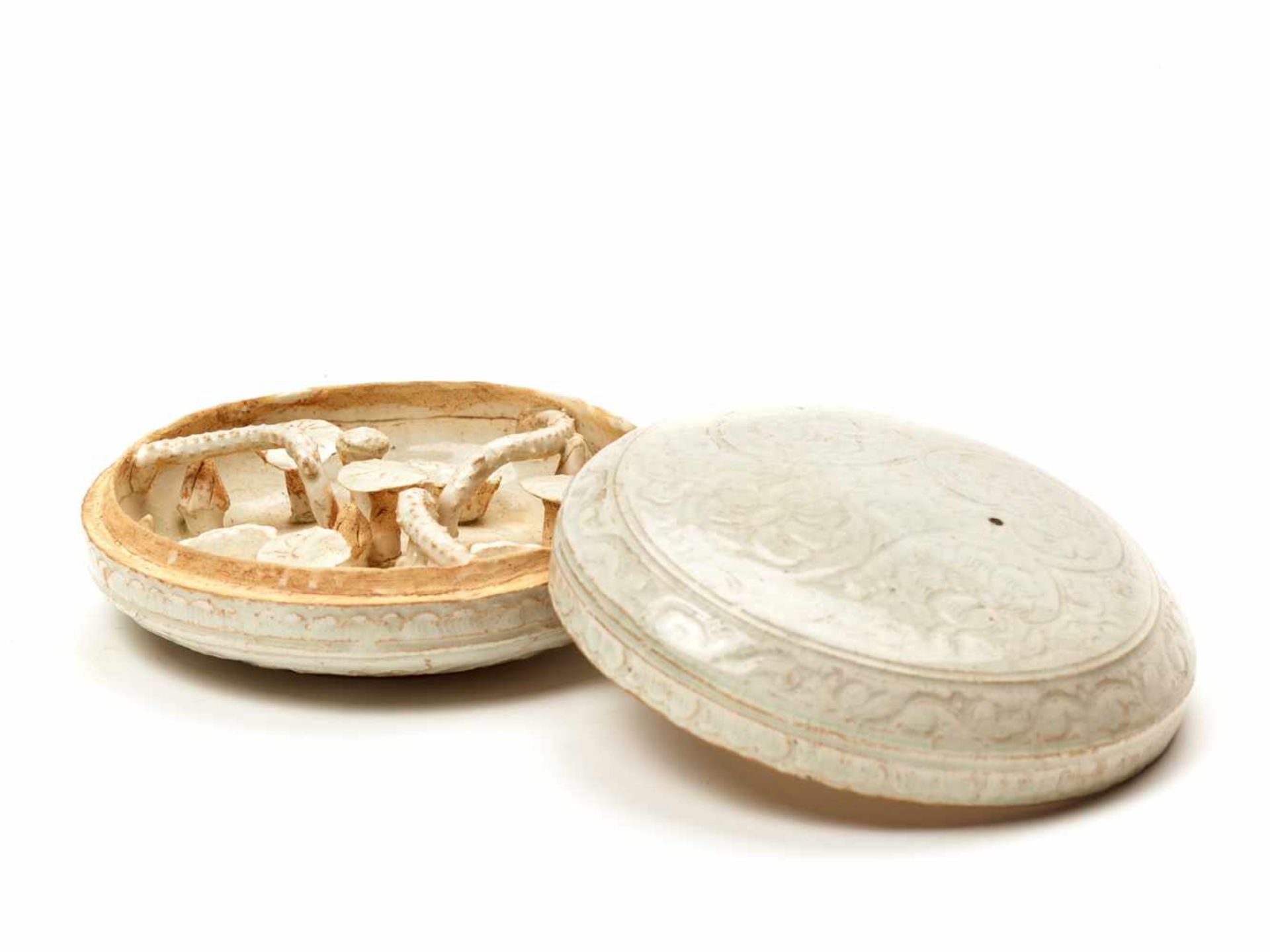 A QINGBAI MOLDED CERAMIC BOX AND COVER, SONG TO MING DYNASTY - Image 2 of 5