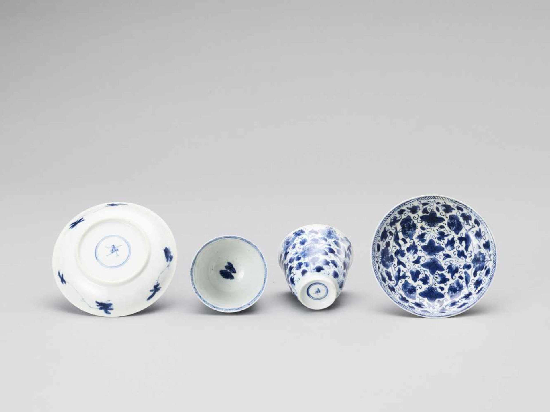 FIVE PAIRS OF BLUE AND WHITE CUPS WITH MATCHING PLATES - Image 3 of 11