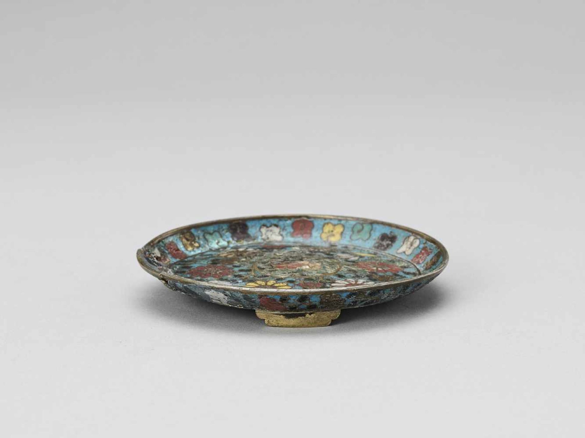 A SMALL FLORAL CLOISONNÉ TRAY, MING <