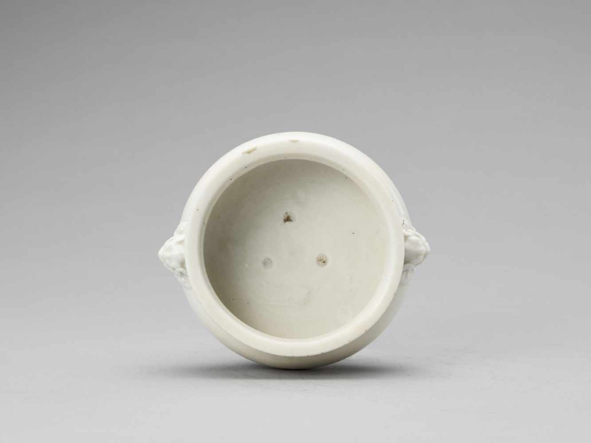 A DEHUA PORCELAIN CENSER, KANGXI - Bild 5 aus 6