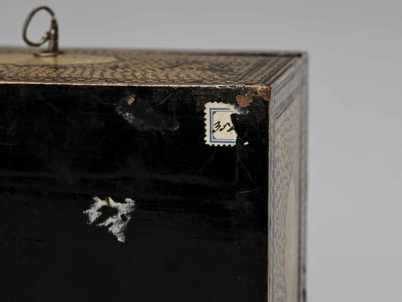 A CANTON LACQUER TEA CADDY WITH ORIGINAL TEA CONTAINERS, QING - Image 7 of 7