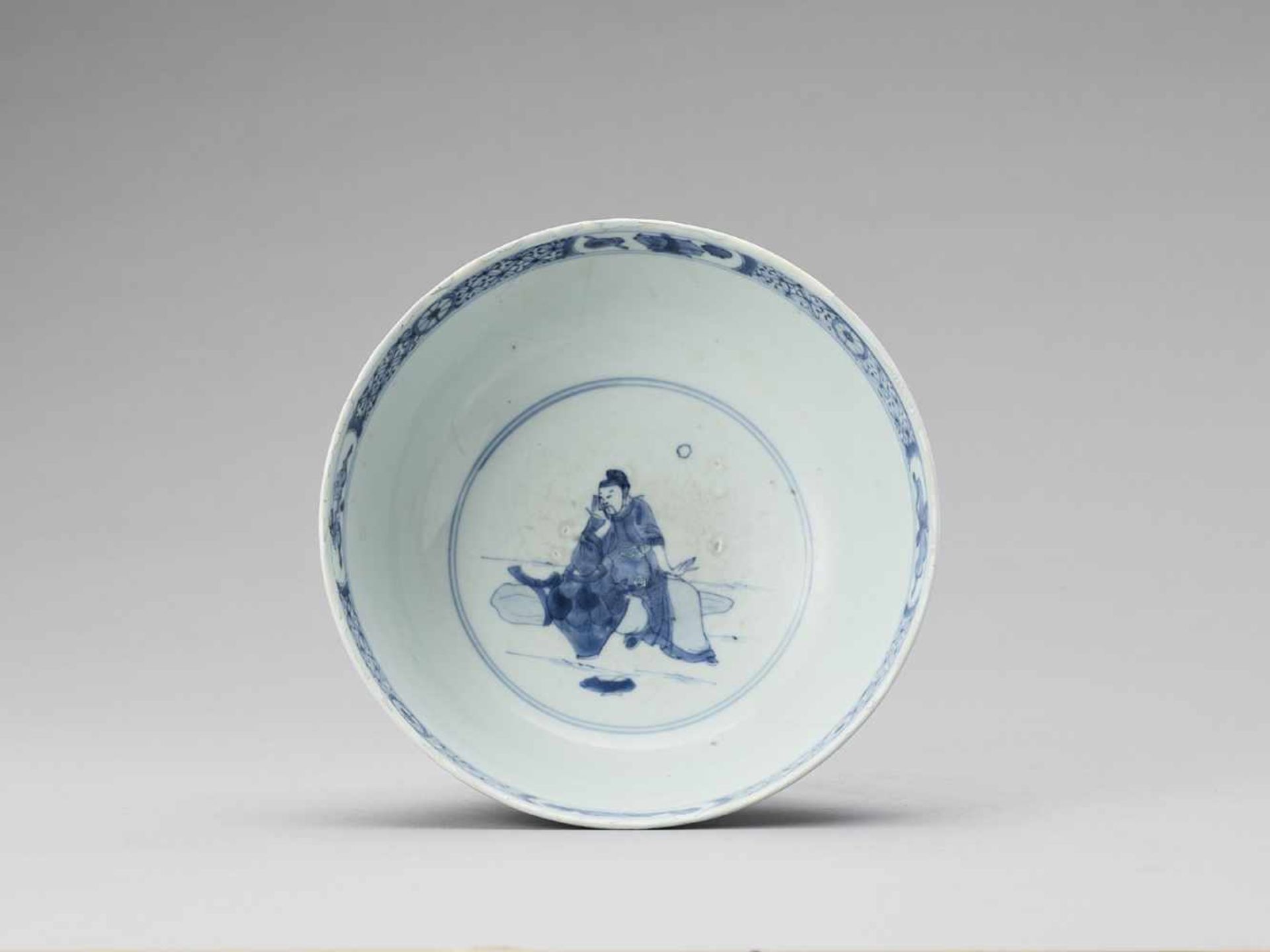 A BLUE AND WHITE PORCELAIN ‘ROMANCE OF THE WESTERN CHAMBER’ BOWL, KANGXI <br - Image 6 of 9