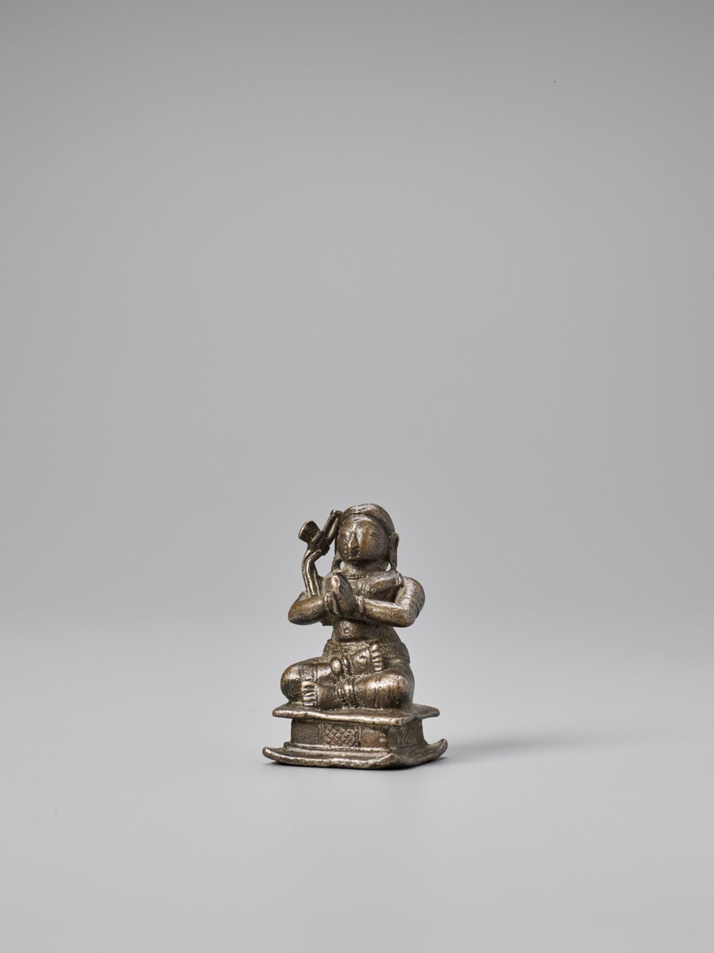 TWO SMALL INDIAN BRONZE FIGURES, 19TH CENTURY - Image 6 of 10
