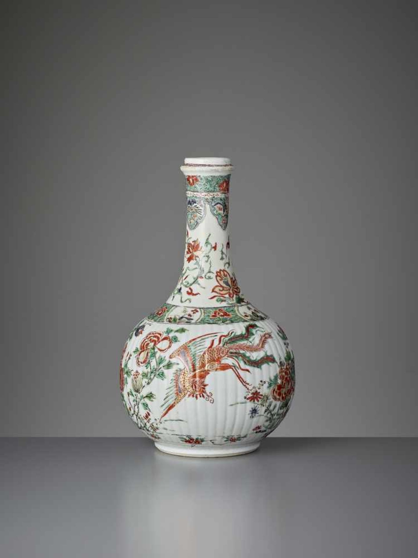 A FAMILLE VERTE PHOENIX BOTTLE VASE, KANGXI