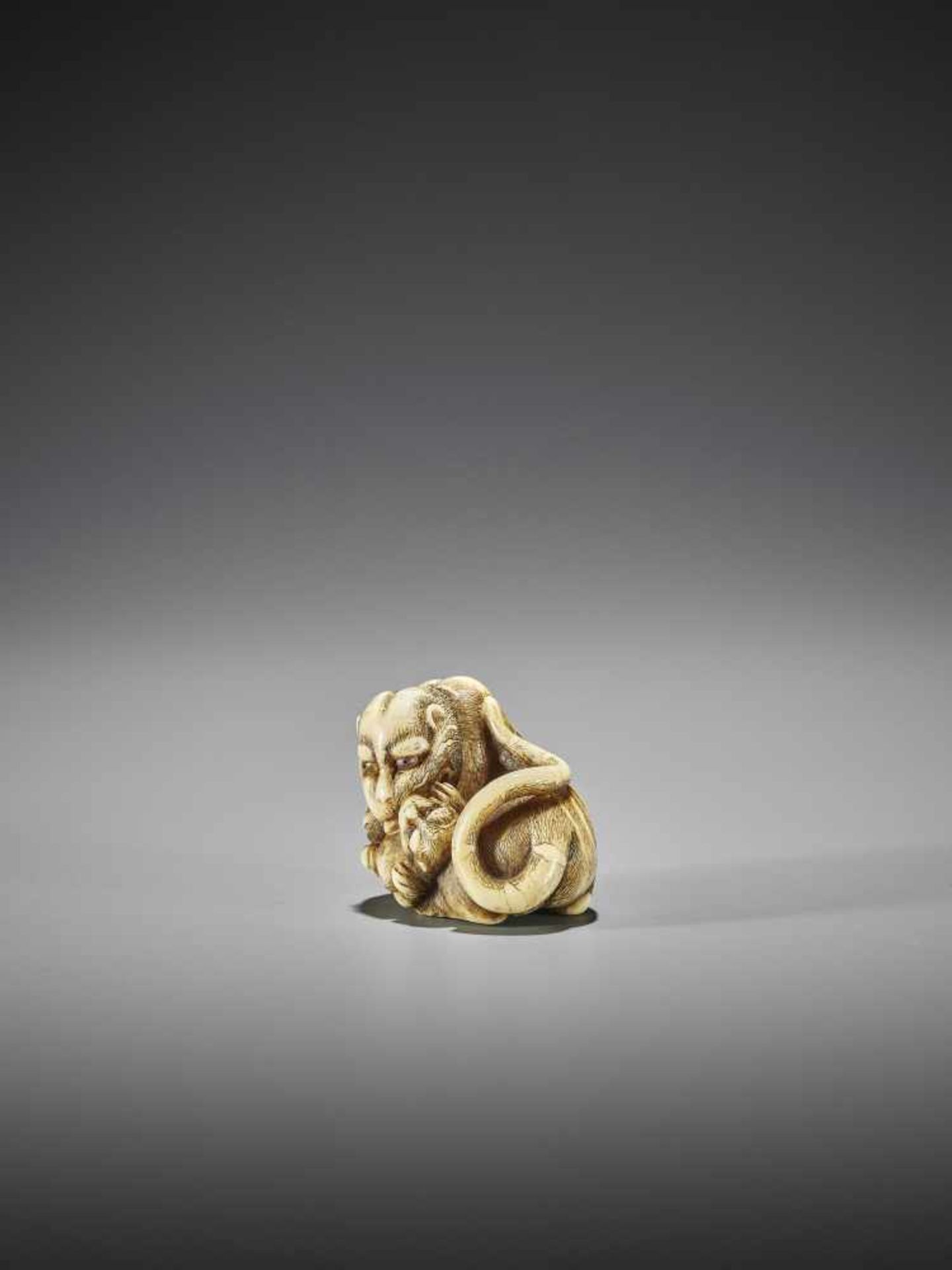 UNSHO HAKURYU I: AN EXCEPTIONAL IVORY NETSUKE OF A TIGER WITH CUB - Image 5 of 10