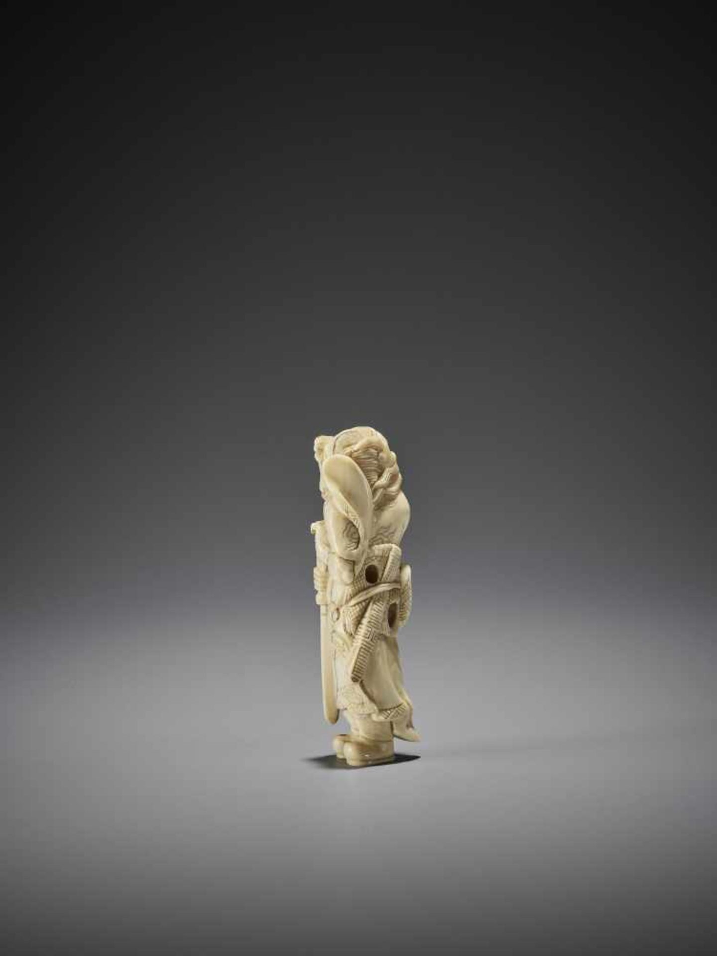 AN IVORY NETSUKE OF SHOKI - Image 6 of 9