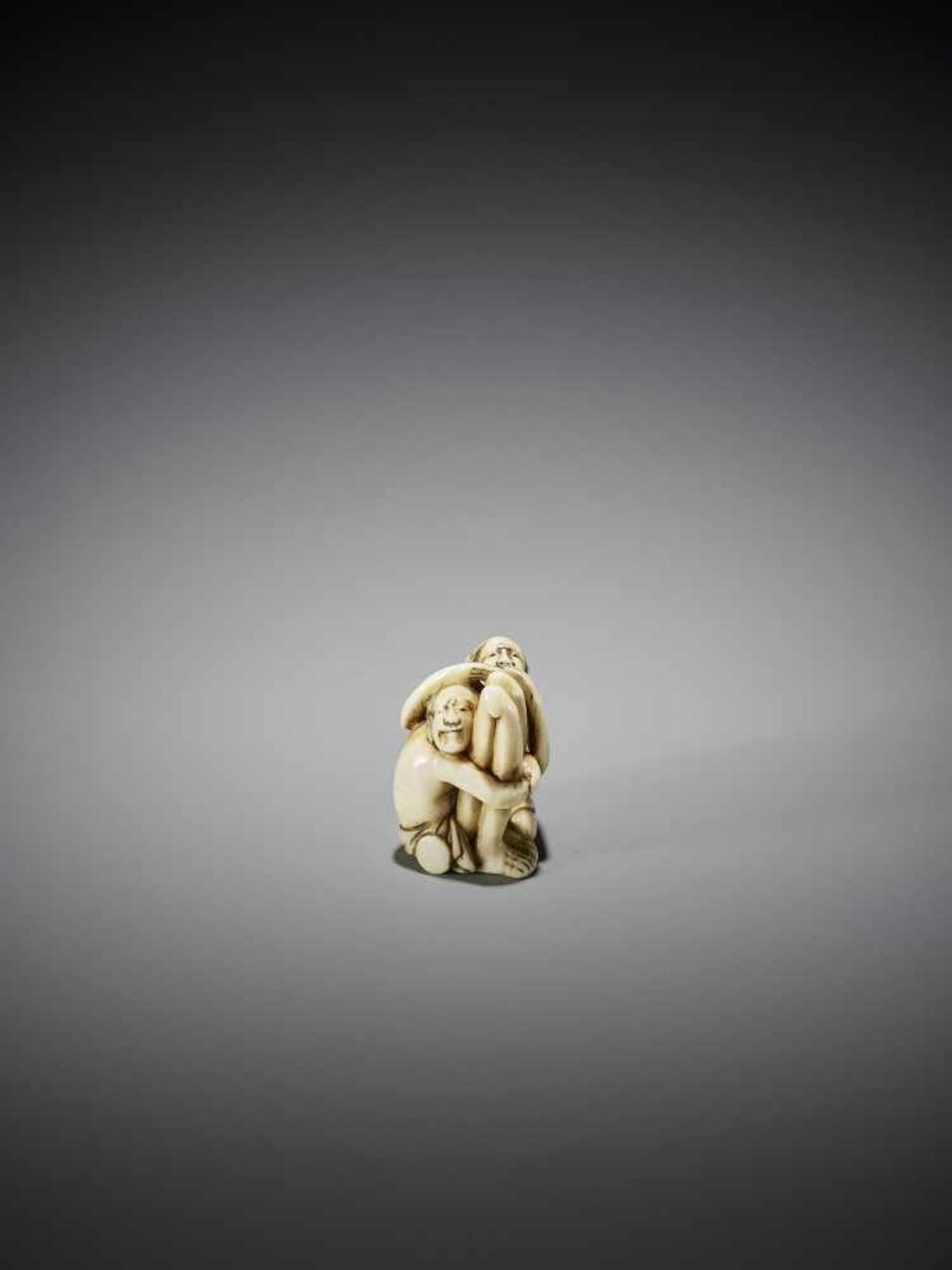 AN EDO SCHOOL IVORY NETSUKE OF ASHINAGA AND TENAGA - Image 6 of 8