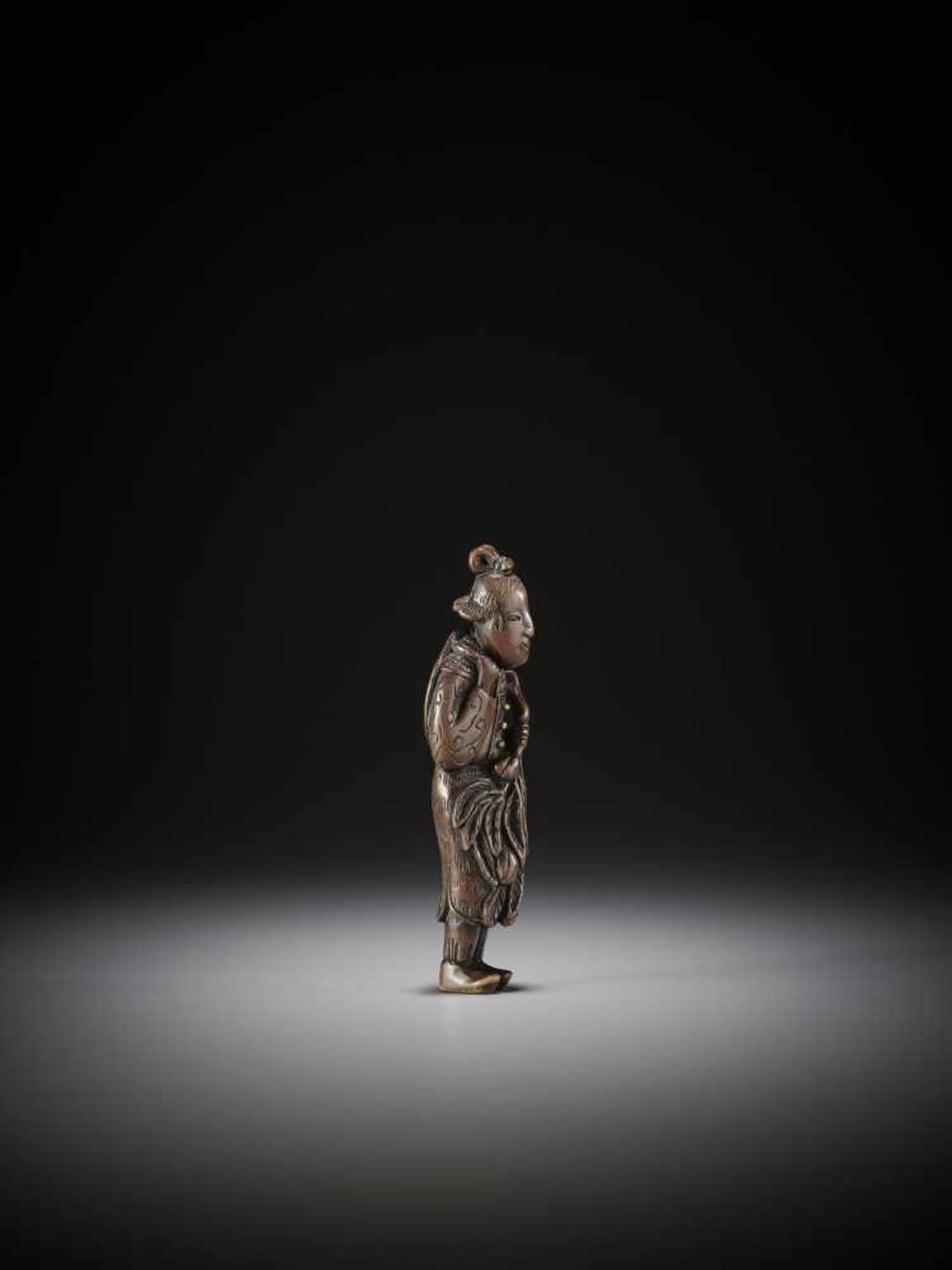 A TALL WOOD NETSUKE OF SEIOBO - Image 6 of 9